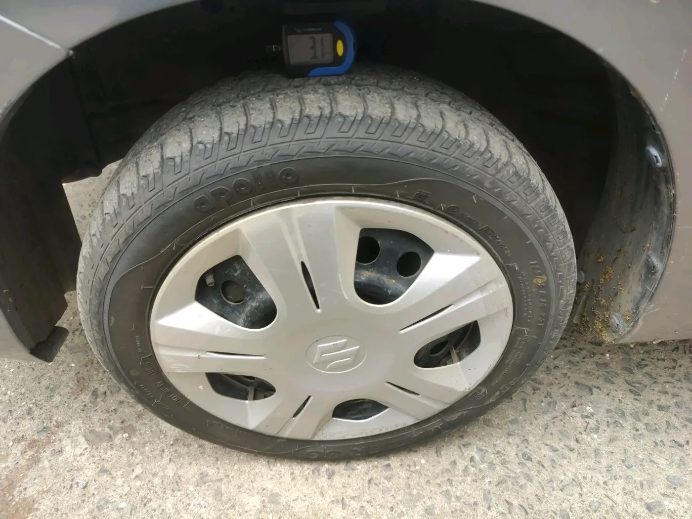 2016 Maruti Wagon R 1.0 VXI, Petrol, Manual, 27,744 km, tyre