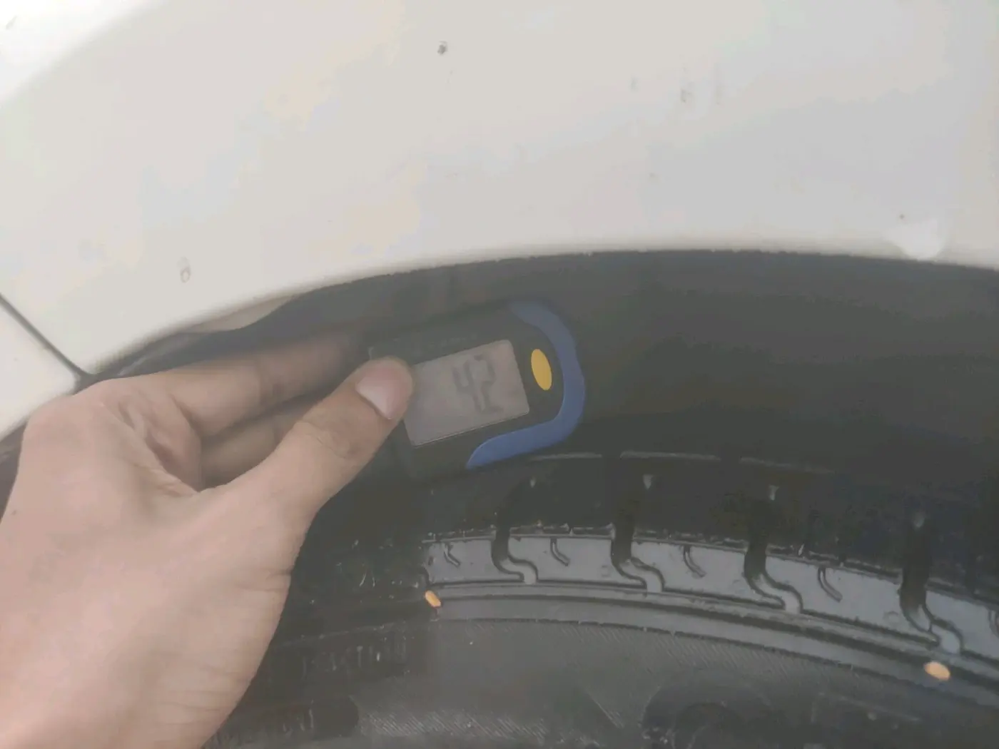 2014 Maruti Celerio VXI AMT, Petrol, Automatic, 75,295 km, tyre