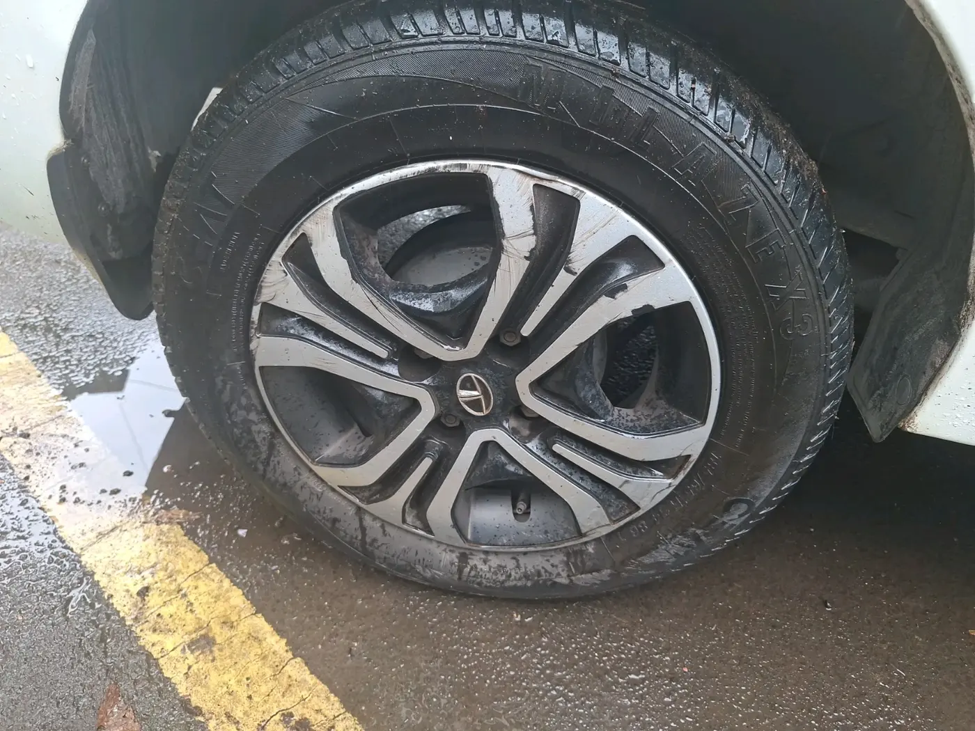2023 Tata TIGOR XZ PLUS CNG LEATHERETTE PACK, CNG, Manual, 94,898 km, tyre