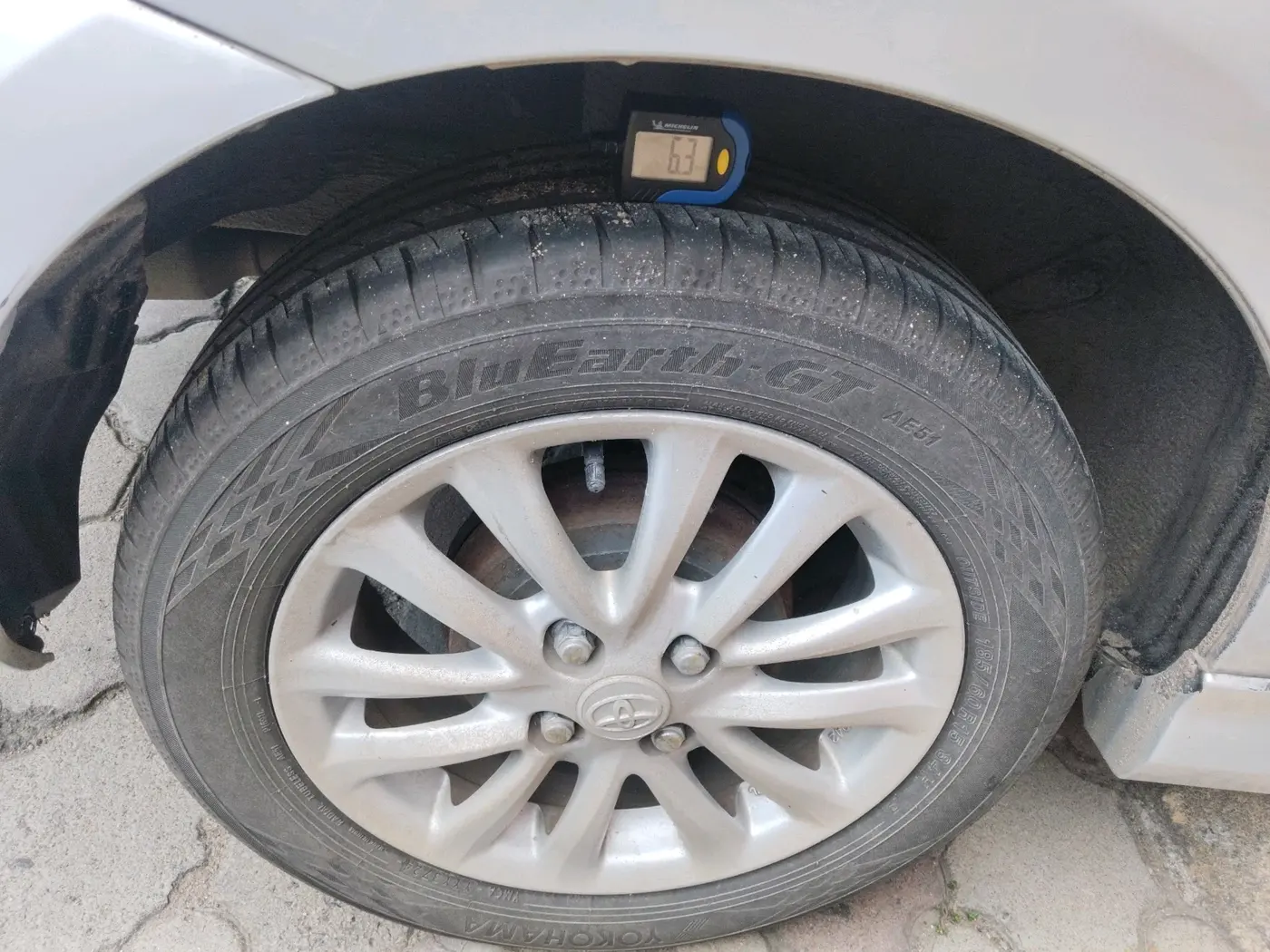 2011 Toyota Etios V, Petrol, Manual, 48,938 km, tyre