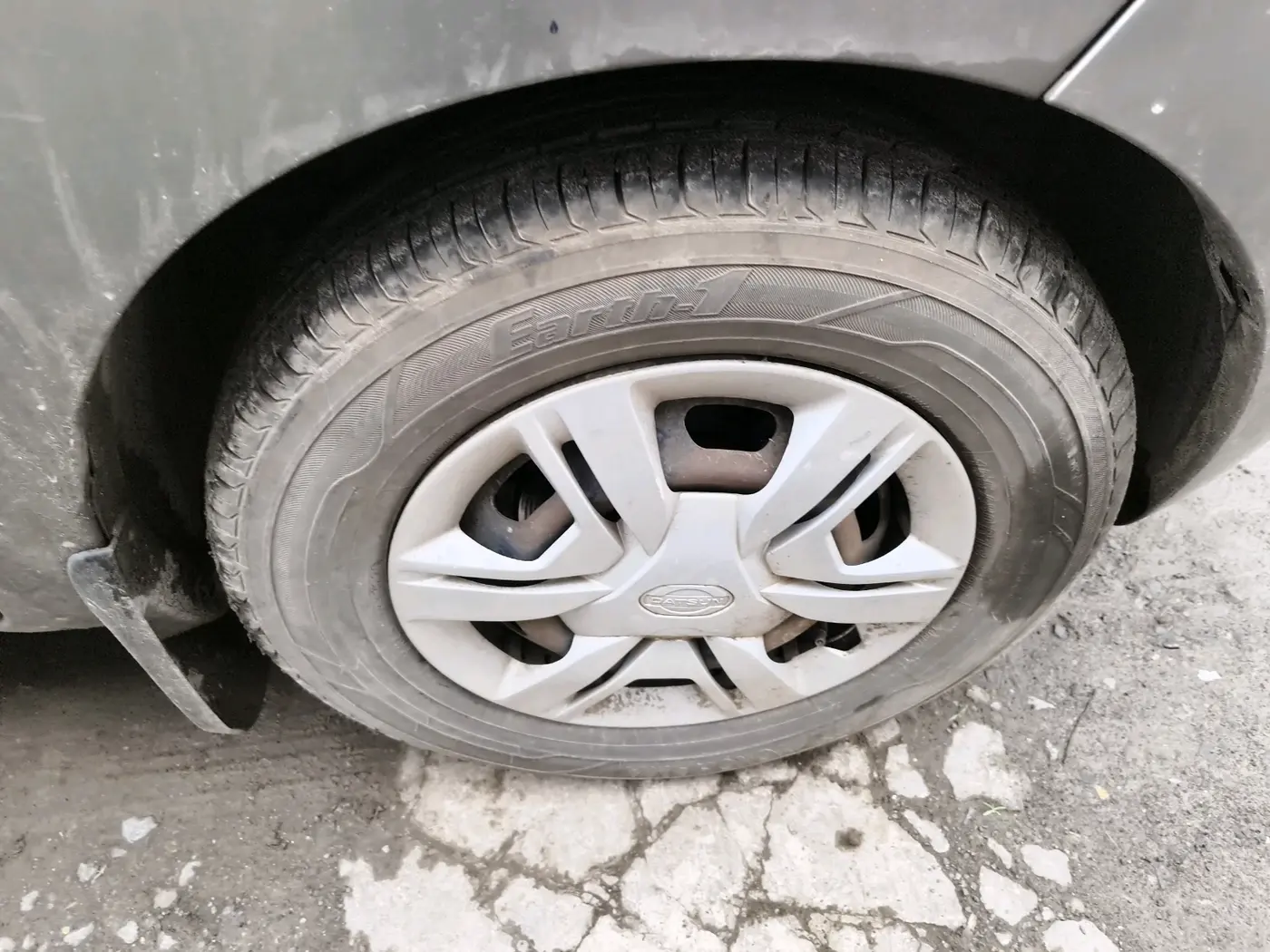 2016 Datsun Redi Go T (O), CNG, Manual, 37,897 km, tyre