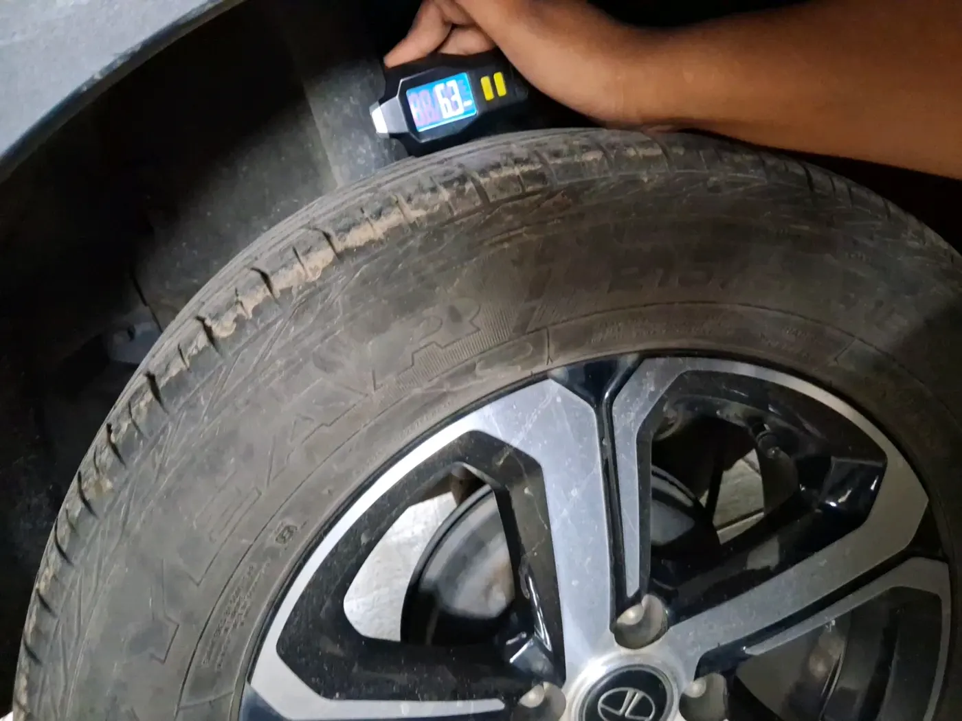 2021 Tata NEXON XZA PLUS SUNROOF PETROL, Petrol, Automatic, 25,877 km, tyre