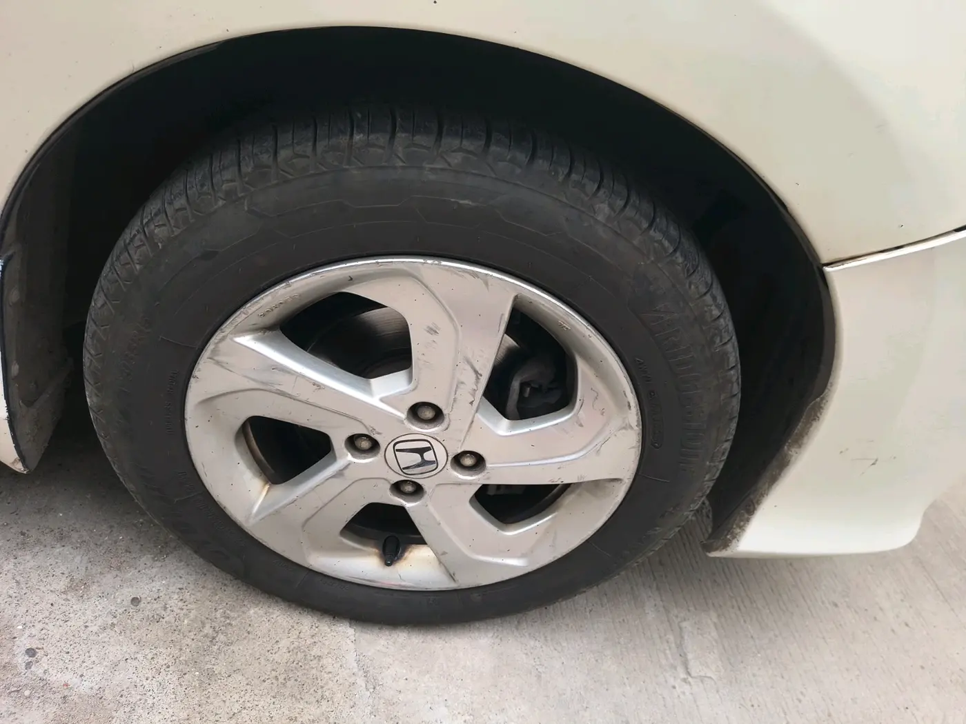 2014 Honda City 1.5L I-DTEC V, Diesel, Manual, 1,22,455 km, tyre