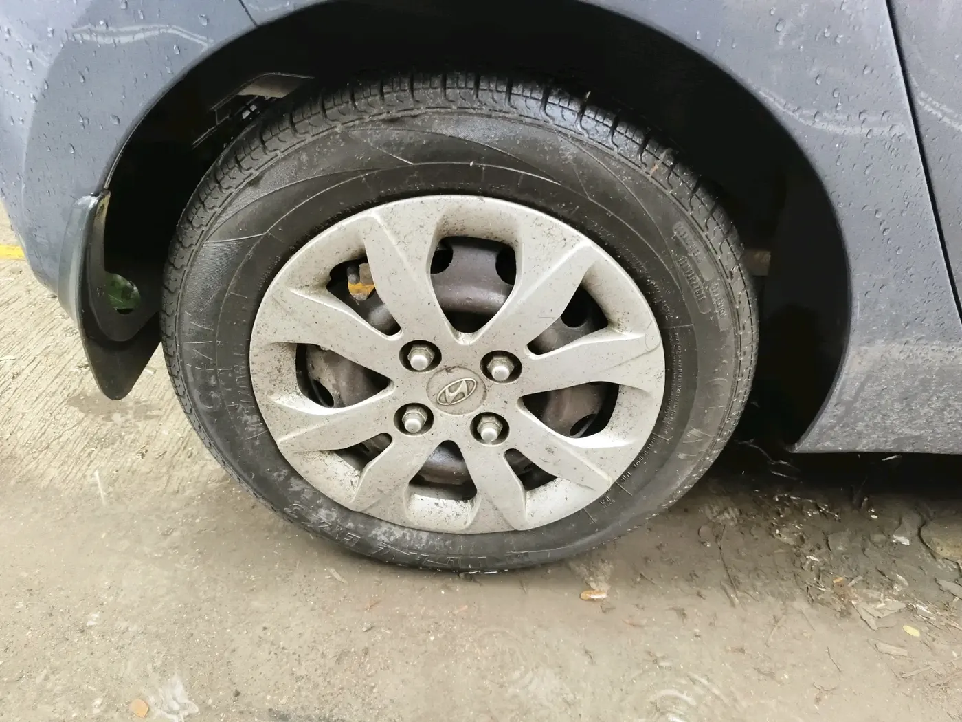 2014 Hyundai Eon MAGNA +, Petrol, Manual, 38,939 km, tyre