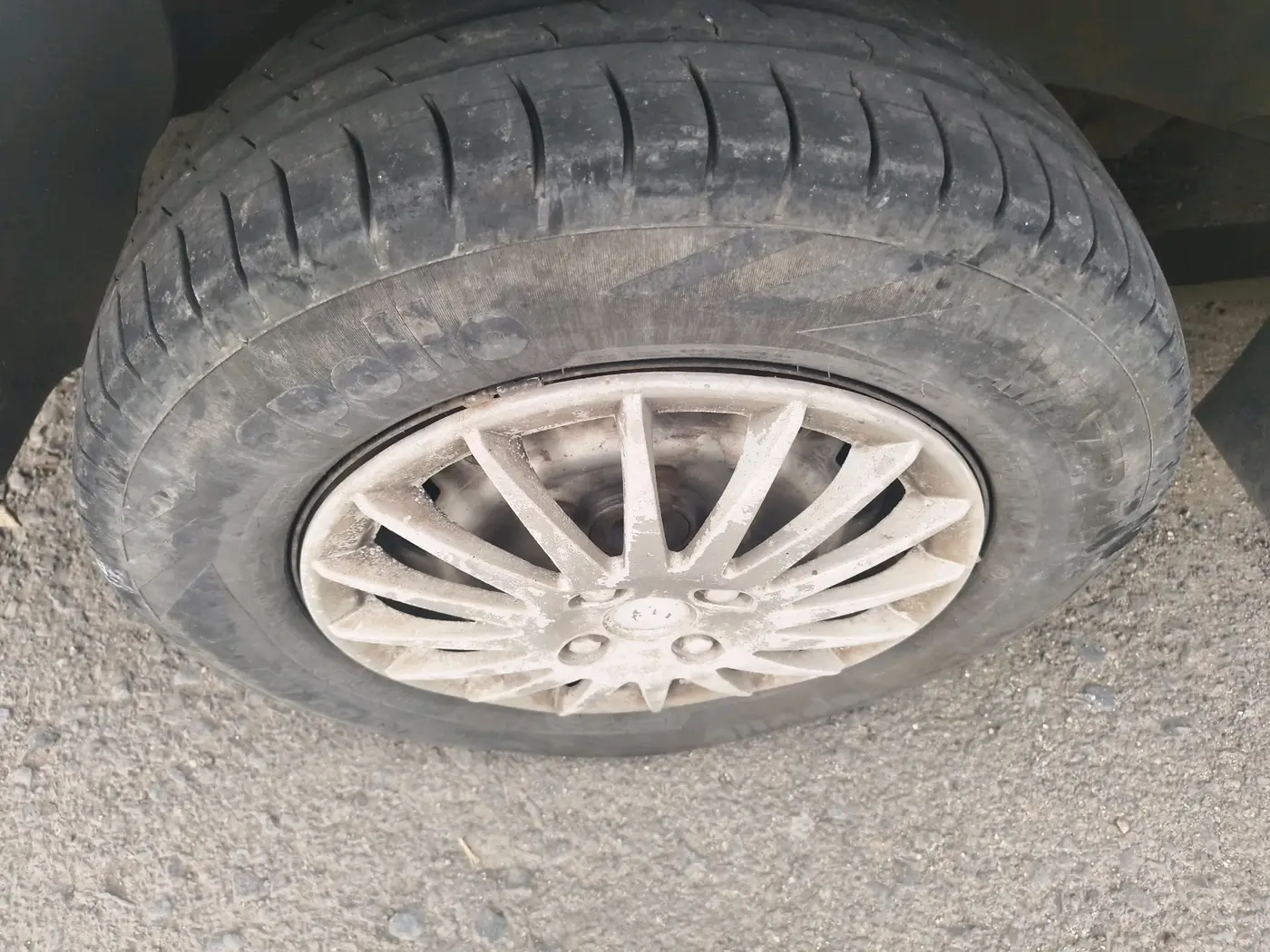 2011 Mahindra Xylo D2 BS III, Diesel, Manual, 1,06,869 km, tyre