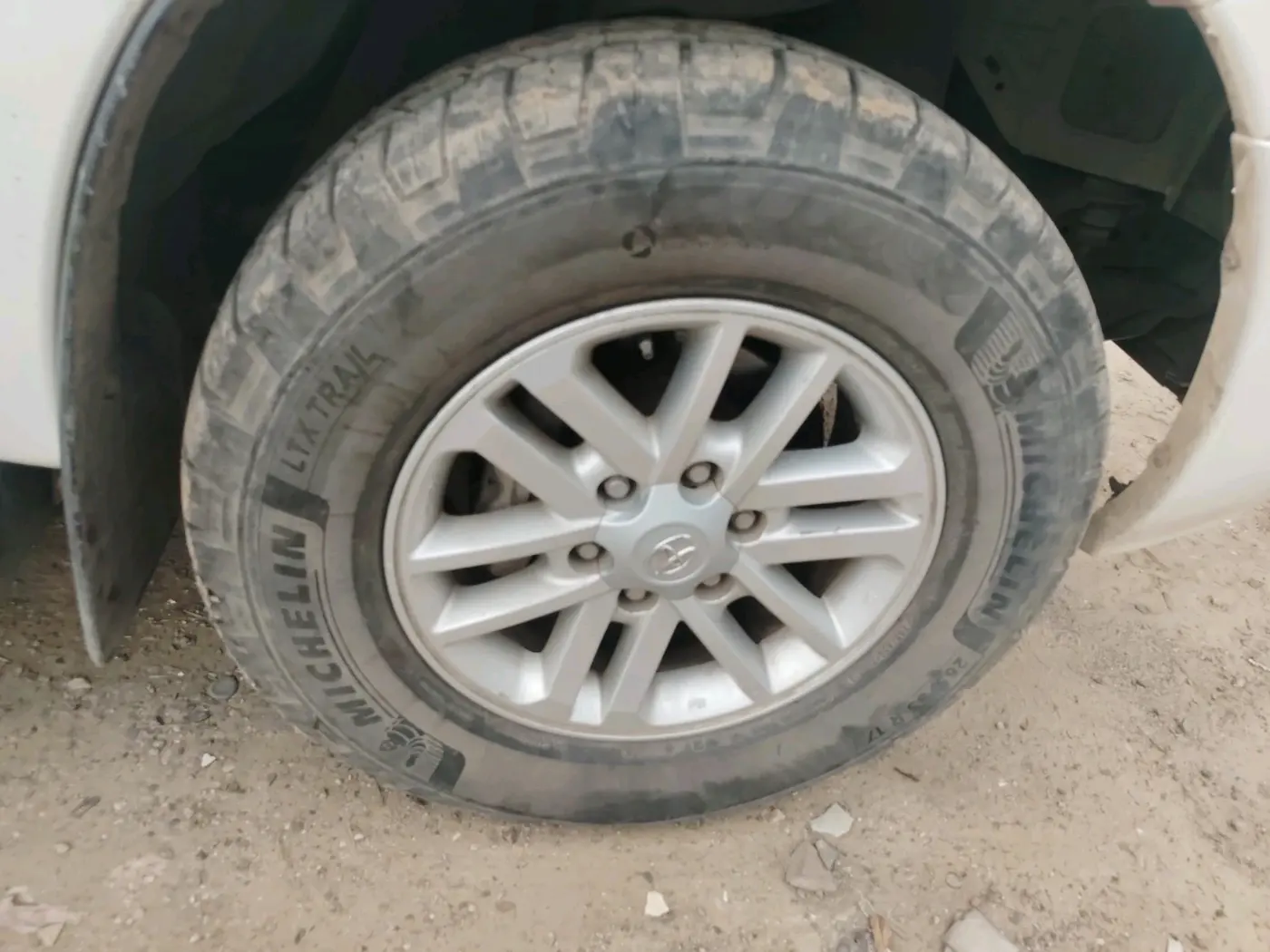 2013 Toyota Fortuner 3.0 4X2 MT, Diesel, Manual, 2,90,026 km, tyre