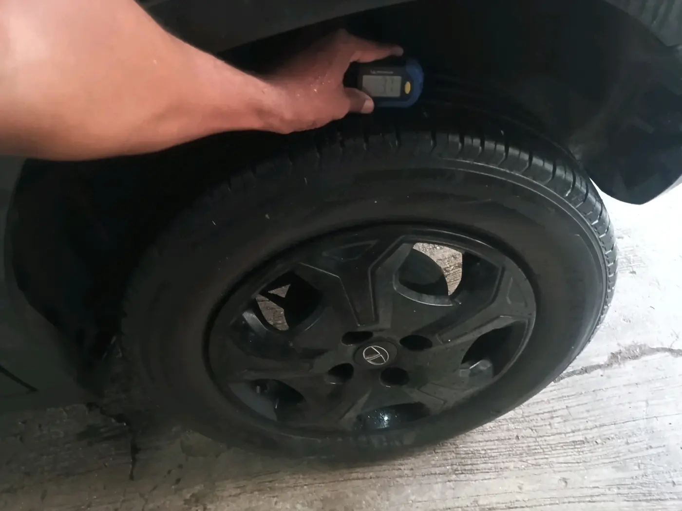 2021 Tata PUNCH ACCOMPLISHED MT, Petrol, Manual, 38,691 km, tyre