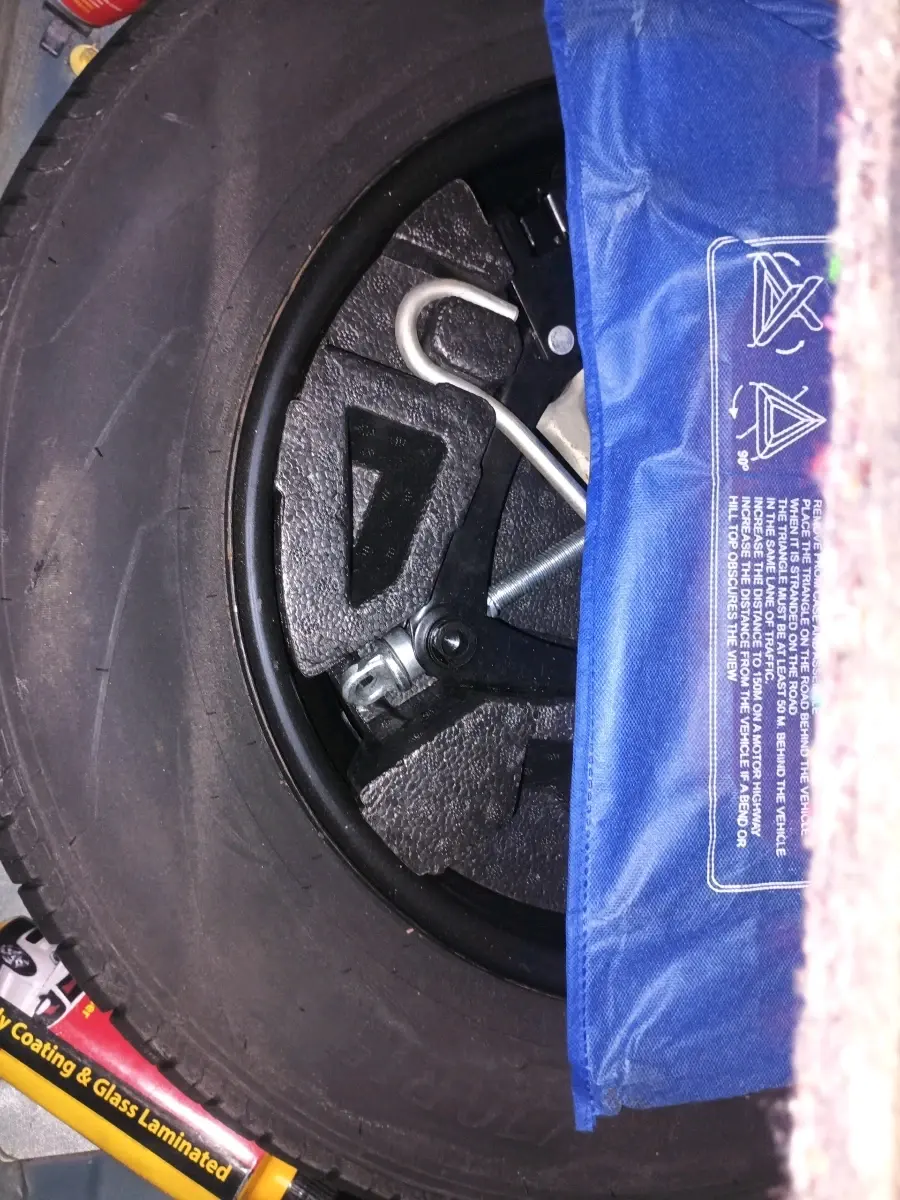 2021 Tata PUNCH ACCOMPLISHED MT, Petrol, Manual, 38,691 km, tyre