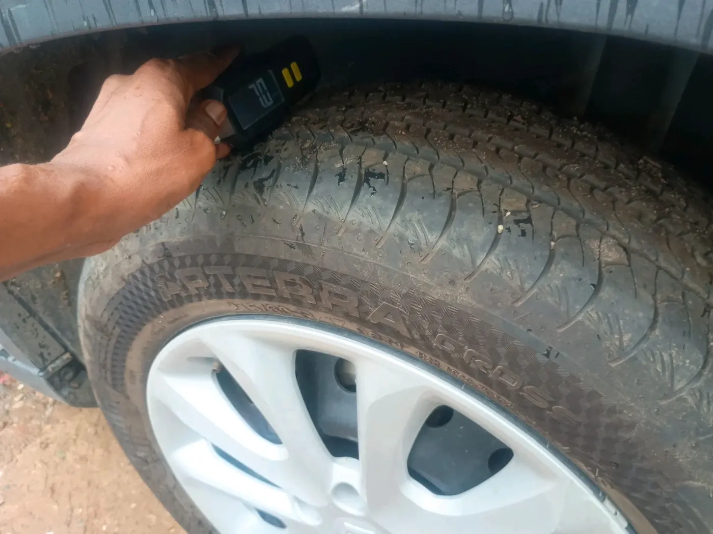2025 Maruti Grand Vitara SIGMA SMART HYBRID, Petrol, Manual, 3,586 km, tyre