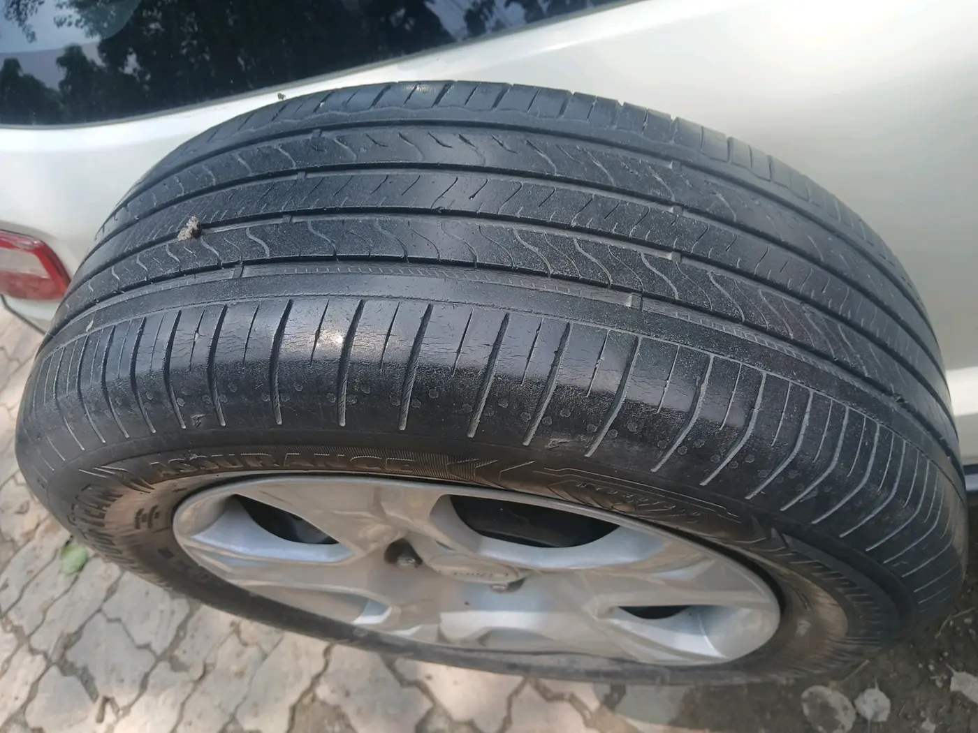 2016 Ford Ecosport TREND 1.5L DIESEL, Diesel, Manual, 1,04,231 km, tyre