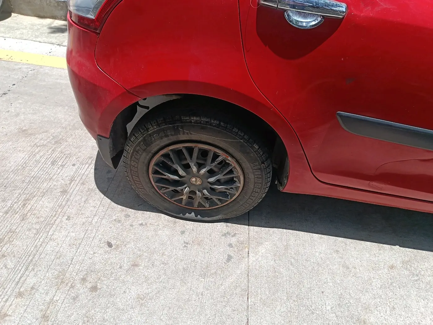 2017 Maruti Swift VXI, Petrol, Manual, 70,359 km, tyre