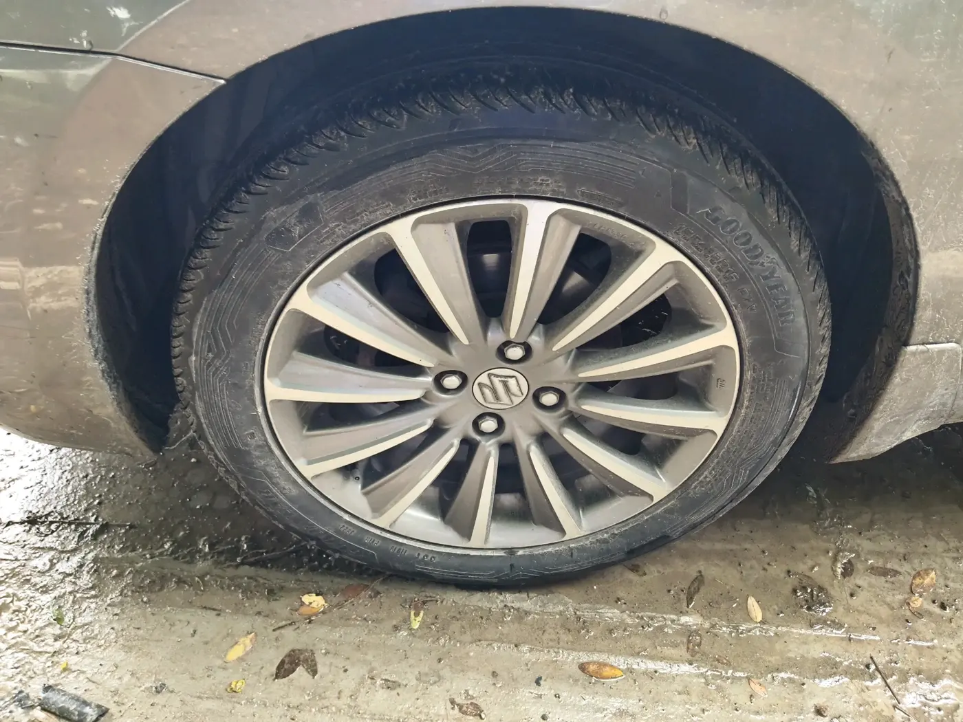 2020 Maruti Ciaz ALPHA 1.5 SHVS PETROL, Petrol, Manual, 1,14,940 km, tyre
