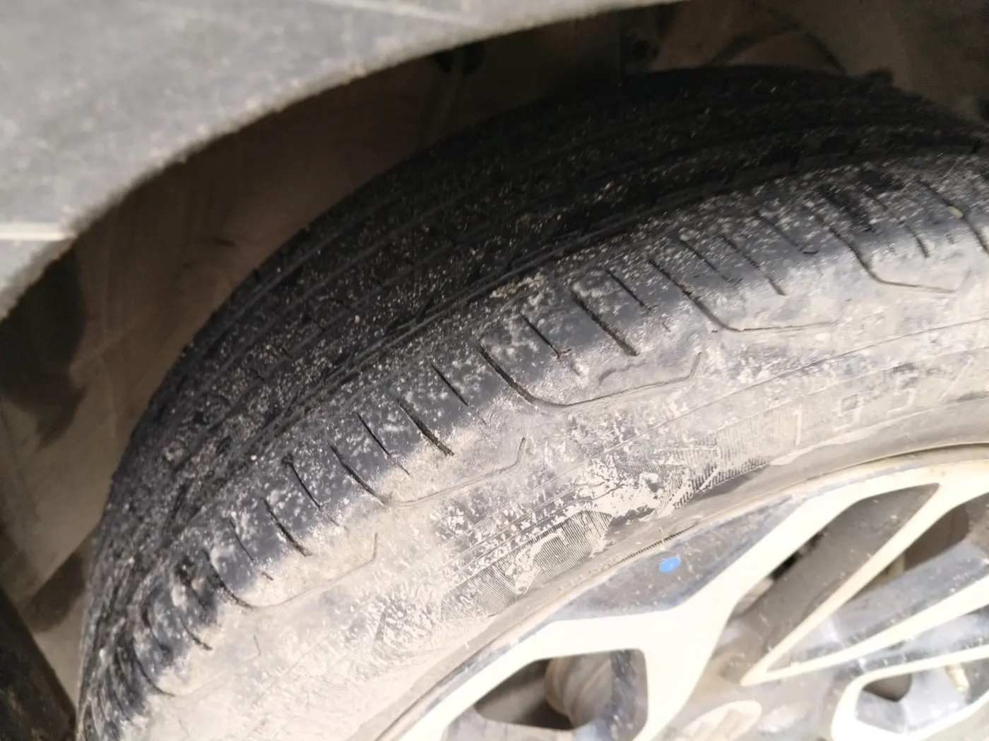 2023 Maruti FRONX SIGMA CNG 1.2 MT, CNG, Manual, 83,370 km, tyre