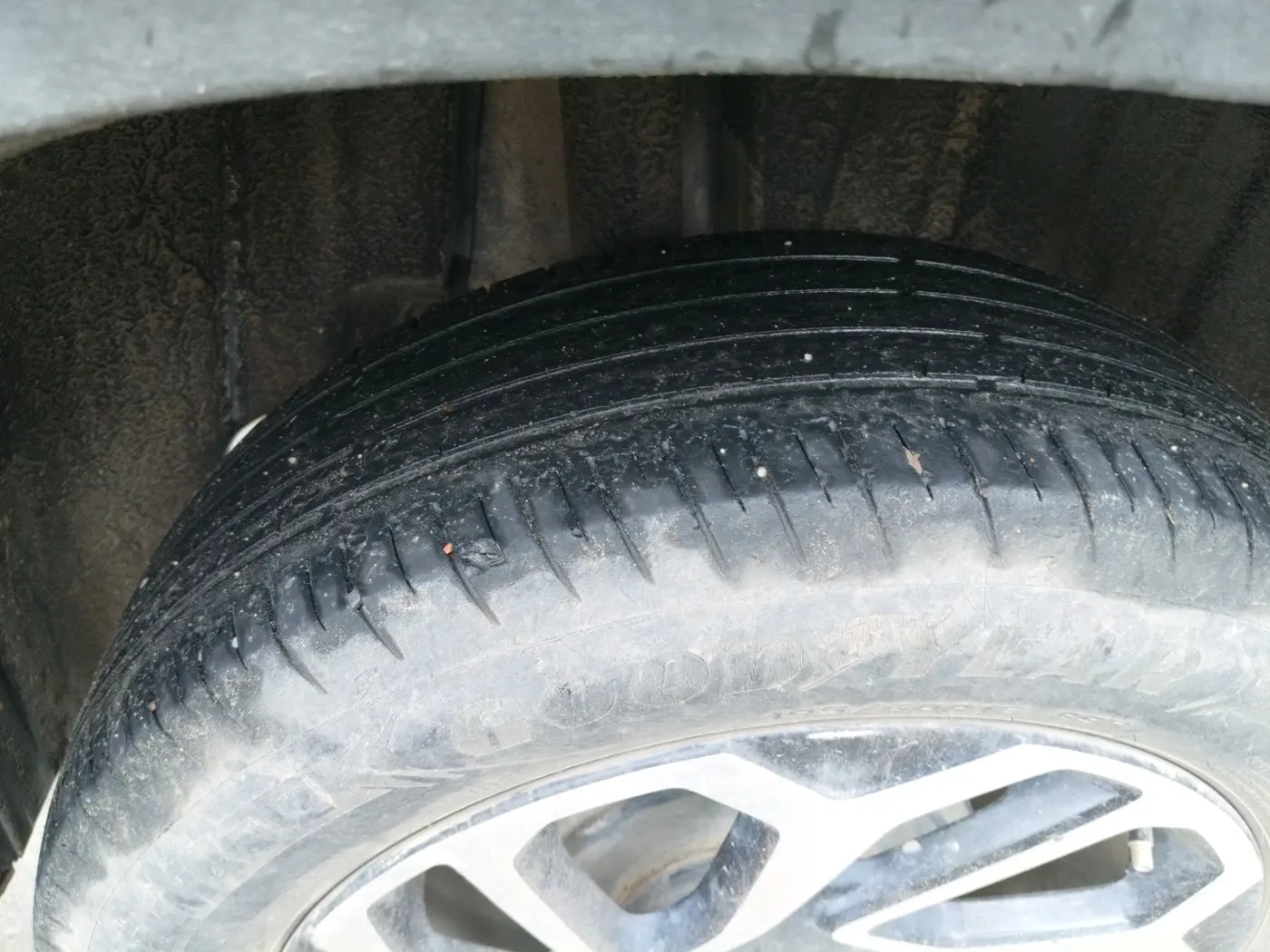 2023 Maruti FRONX SIGMA CNG 1.2 MT, CNG, Manual, 83,370 km, tyre
