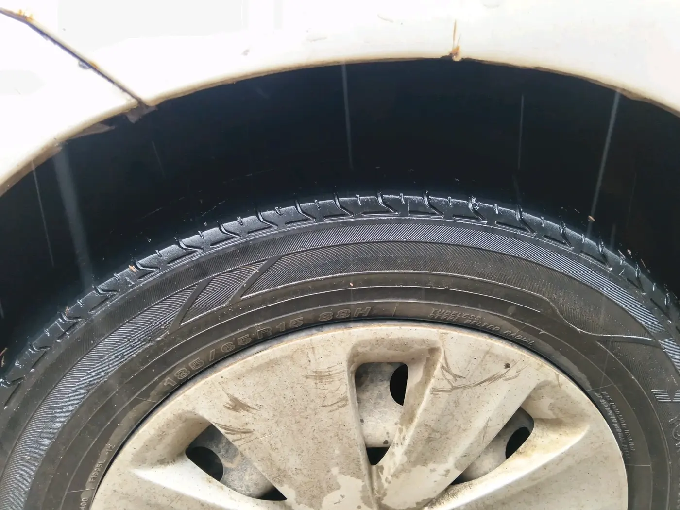 2014 Maruti Ertiga VXI CNG, CNG, Manual, 1,98,148 km, tyre