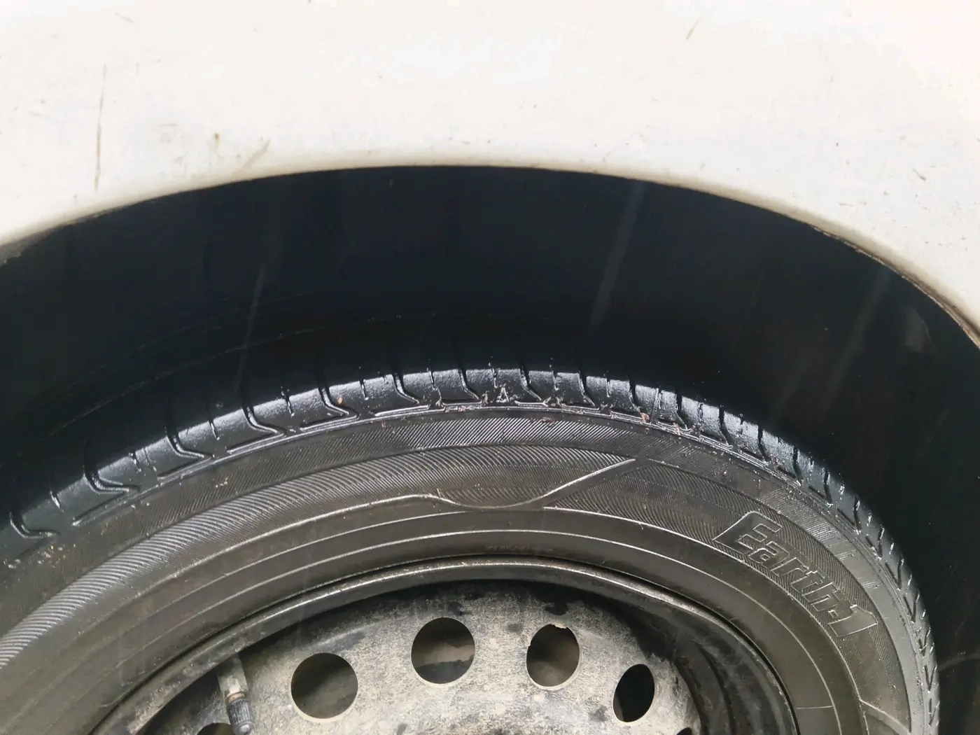 2014 Maruti Ertiga VXI CNG, CNG, Manual, 1,98,148 km, tyre