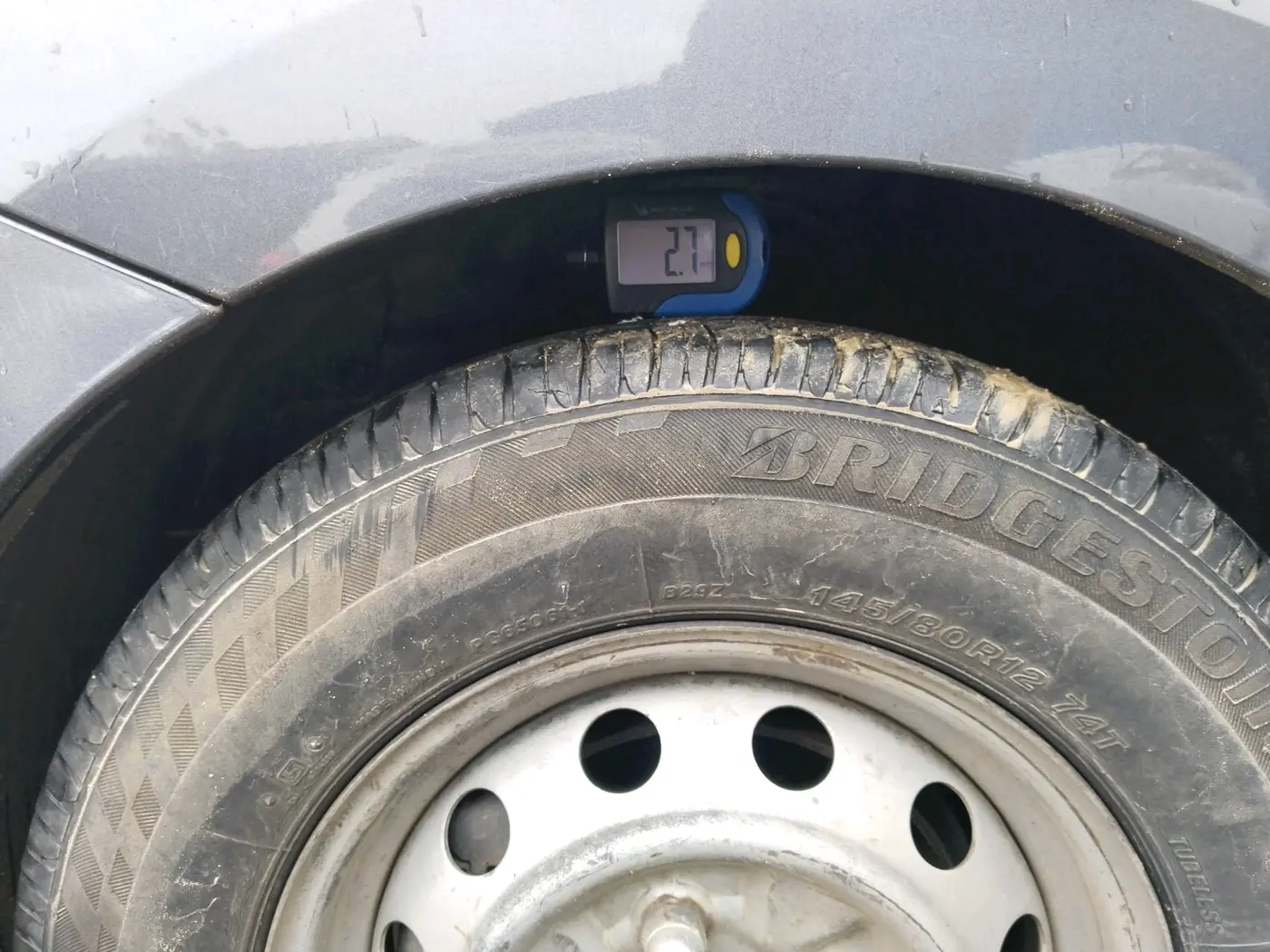 2015 Hyundai Eon ERA +, Petrol, Manual, 2,33,180 km, tyre