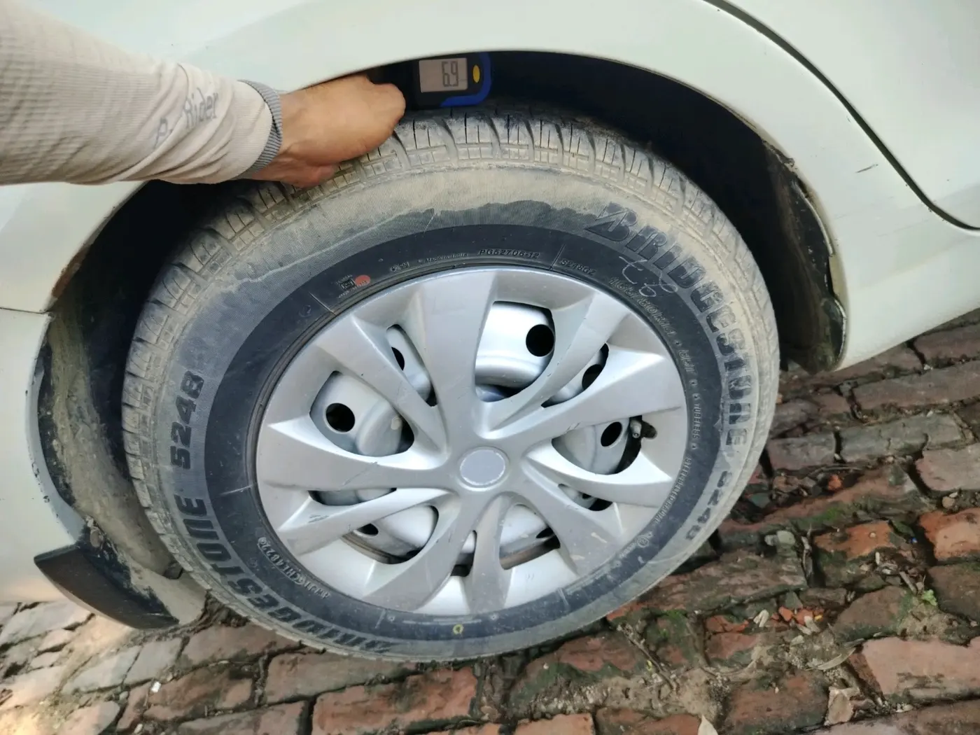 2015 Maruti Swift Dzire VDI, Diesel, Manual, 89,908 km, tyre