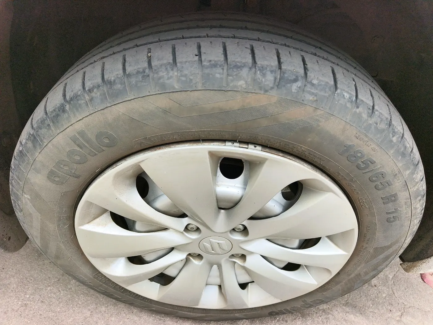 2023 Maruti Baleno SIGMA PETROL 1.2, Petrol, Manual, 42,087 km, tyre