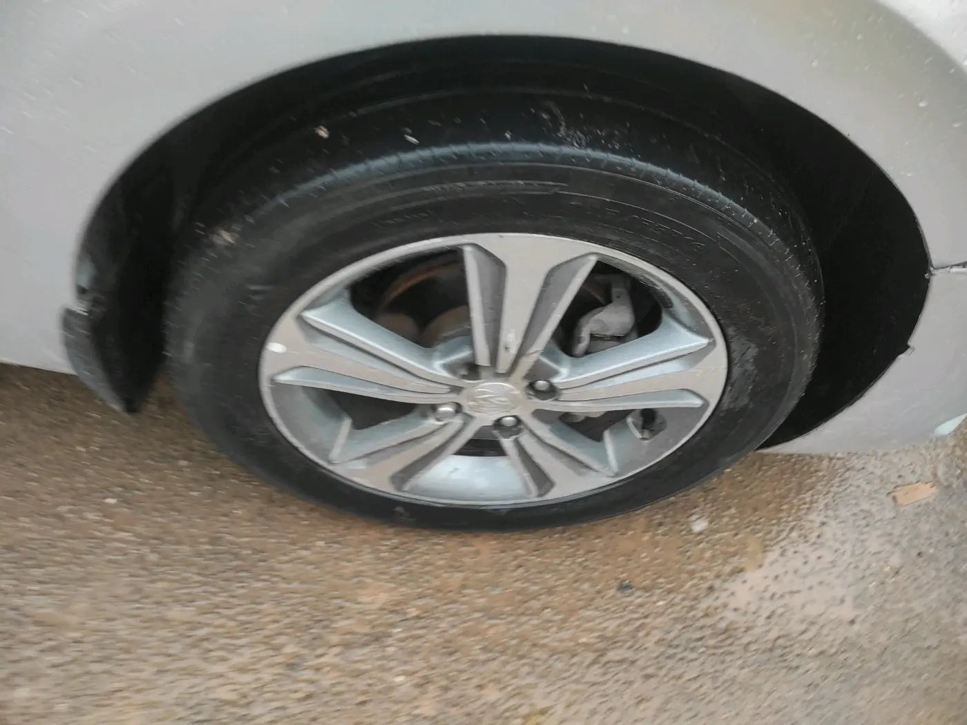 2018 Hyundai Verna 1.6 VTVT SX (O) AT, Petrol, Automatic, 1,21,169 km, tyre