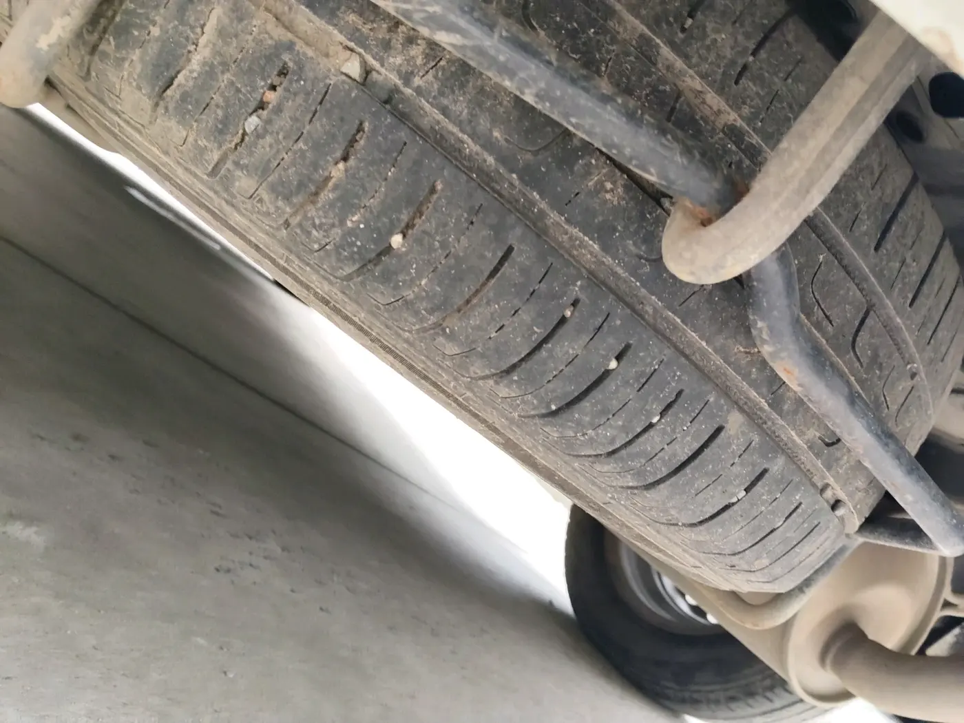 2019 Maruti Ertiga ZXI+ SHVS, CNG, Manual, 1,86,221 km, tyre