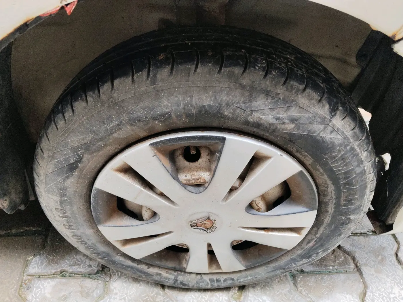 2015 Maruti Wagon R 1.0 LXI CNG, CNG, Manual, 85,453 km, tyre