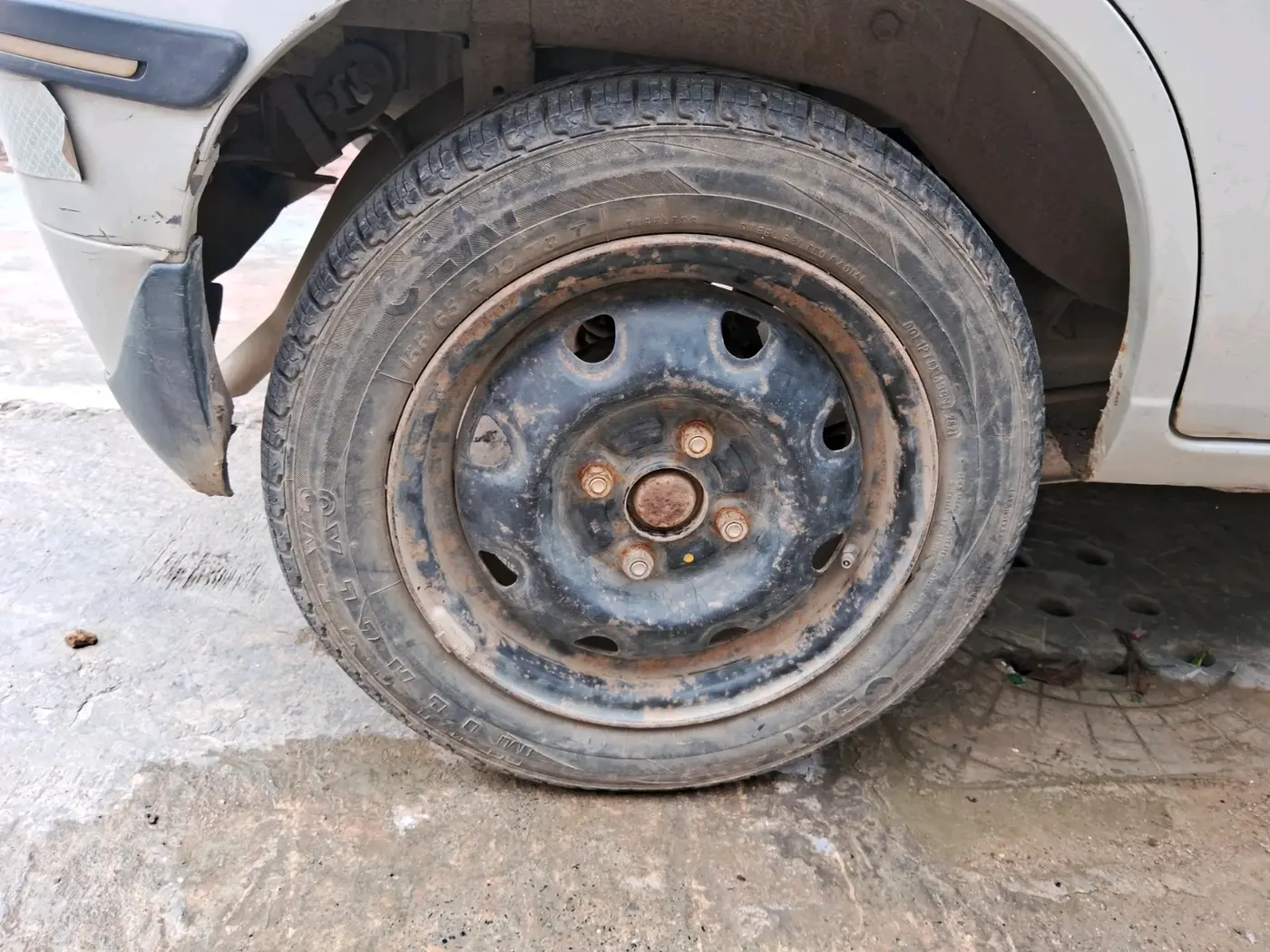 2012 Maruti Alto K10 VXI, Petrol, Manual, 87,429 km, tyre