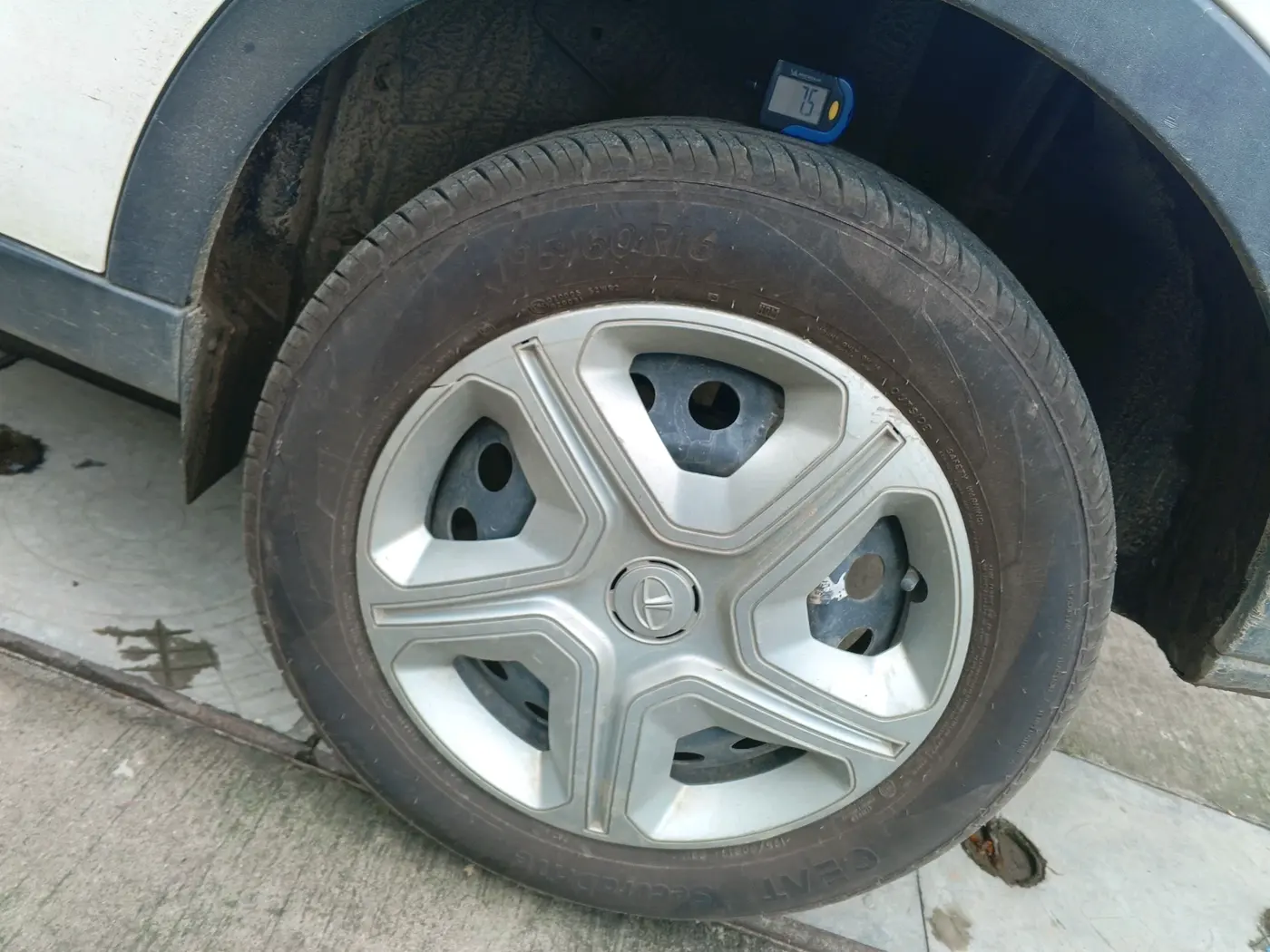 2022 Tata NEXON XM PETROL, Petrol, Manual, 75,369 km, tyre