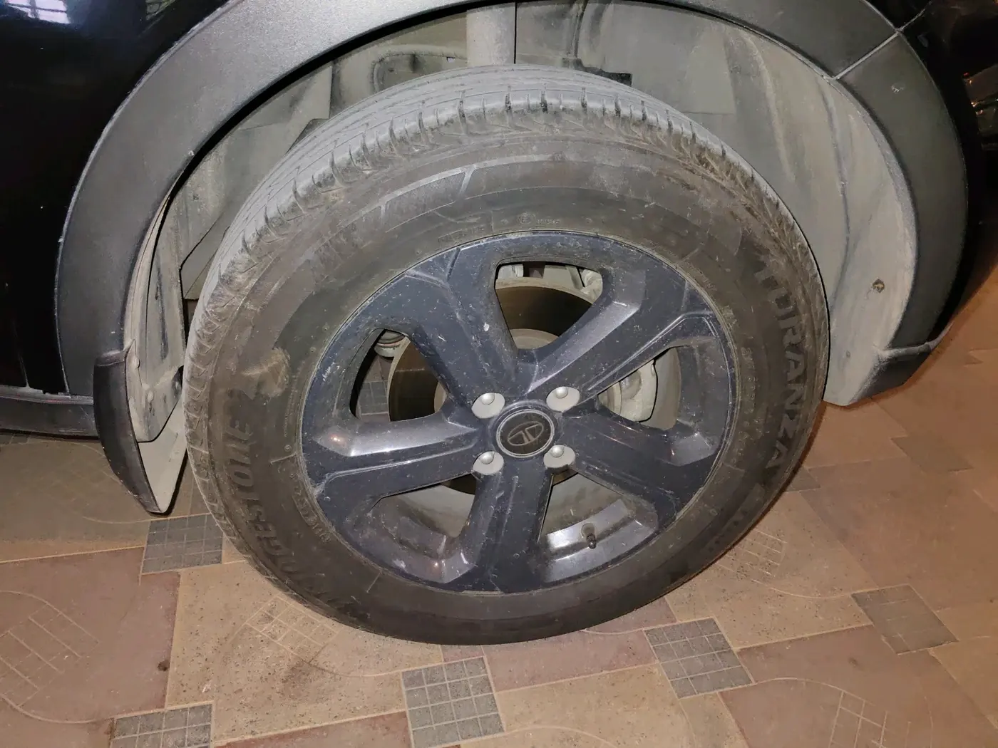 2022 Tata NEXON XZA PLUS (PREMIUM) PETROL, Petrol, Automatic, 38,567 km, tyre