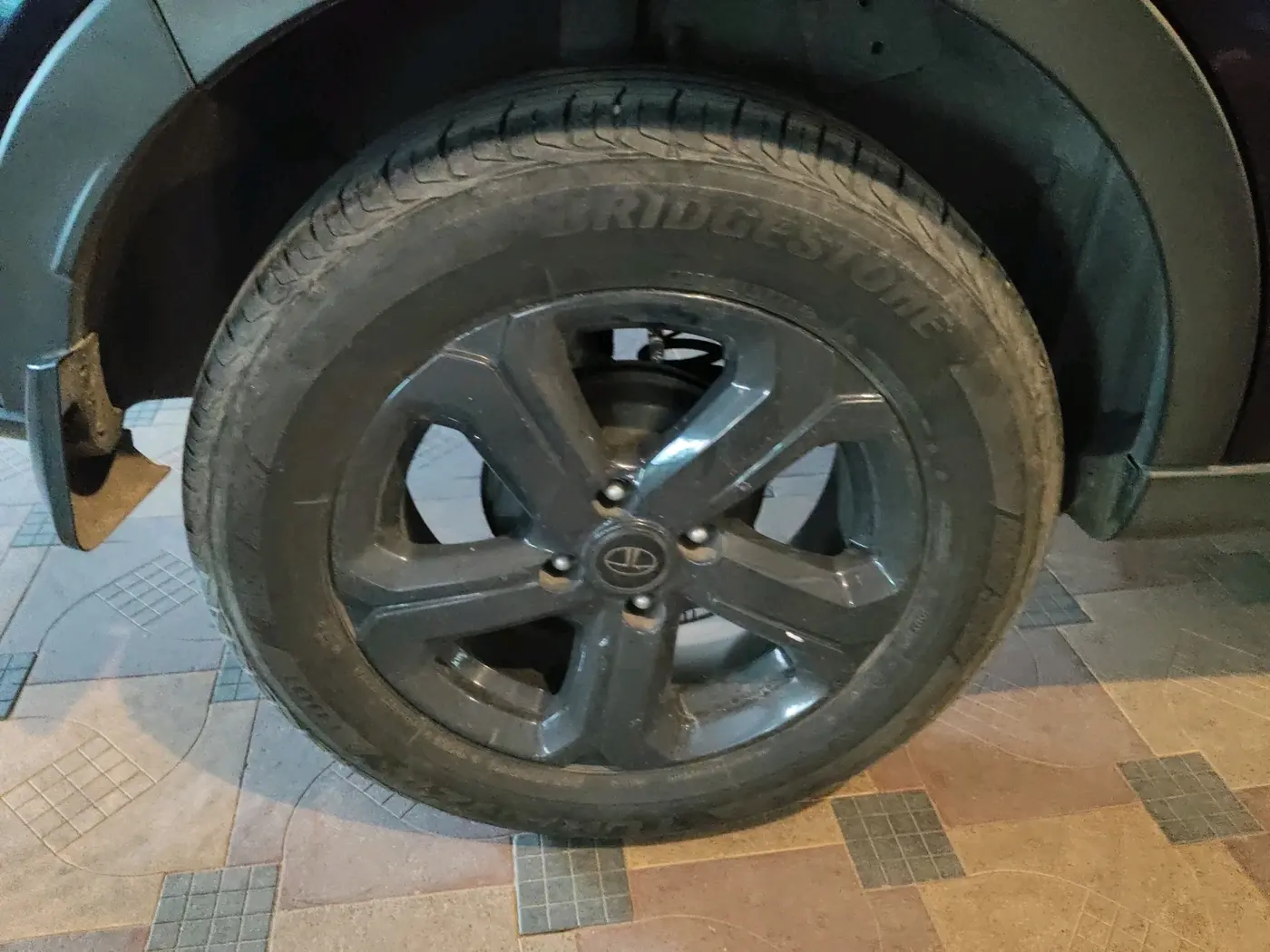 2022 Tata NEXON XZA PLUS (PREMIUM) PETROL, Petrol, Automatic, 38,567 km, tyre