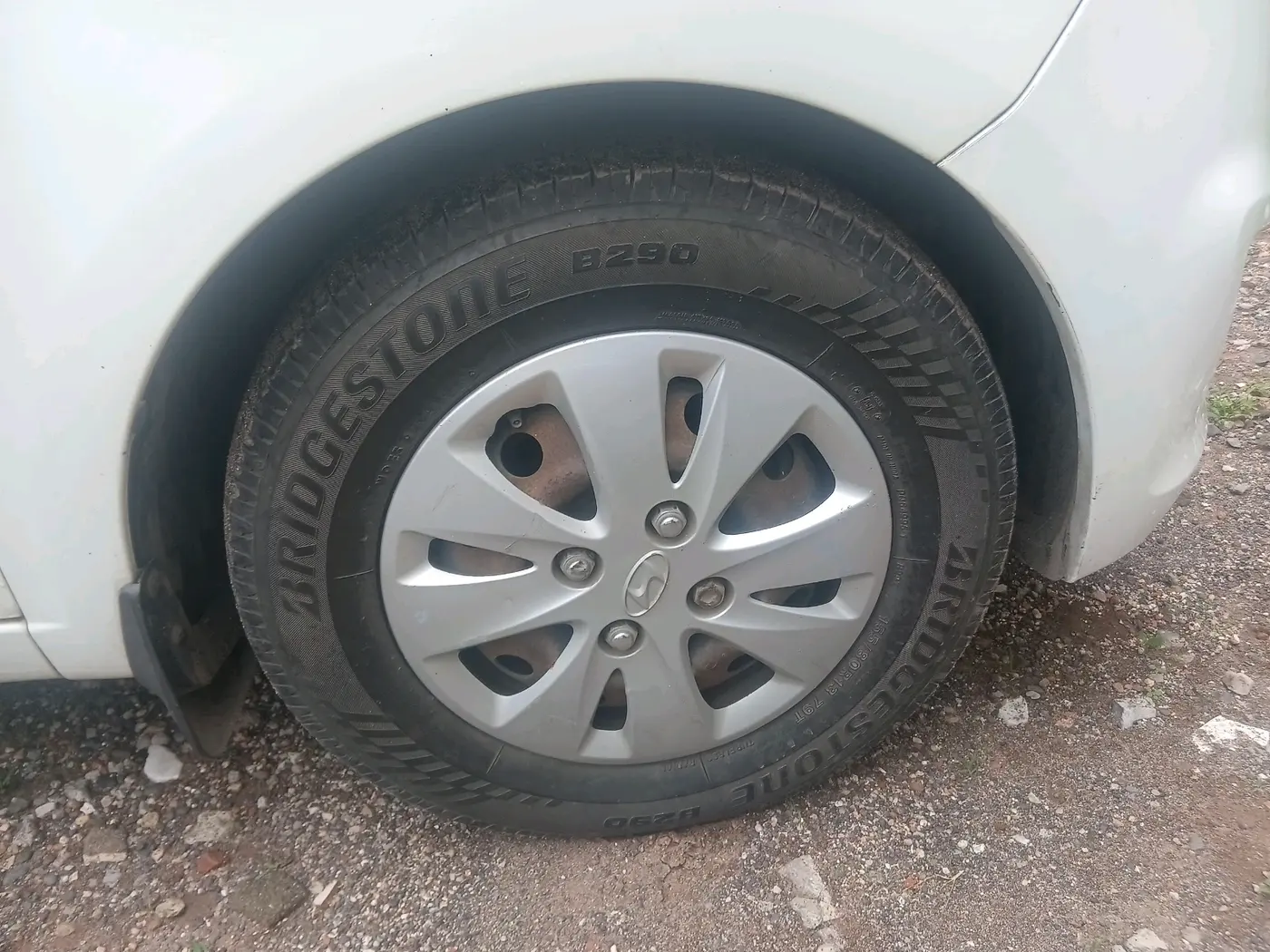 2012 Hyundai i10 MAGNA 1.2, CNG, Manual, 61,976 km, tyre