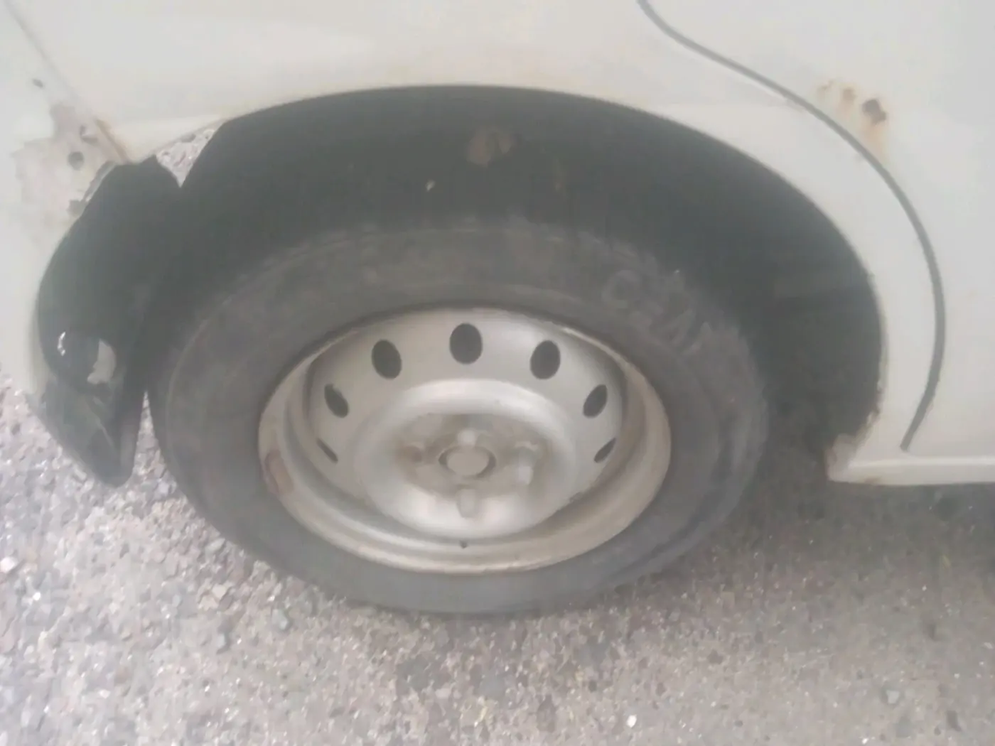 2012 Maruti Wagon R 1.0 LXI CNG, CNG, Manual, 1,66,893 km, tyre
