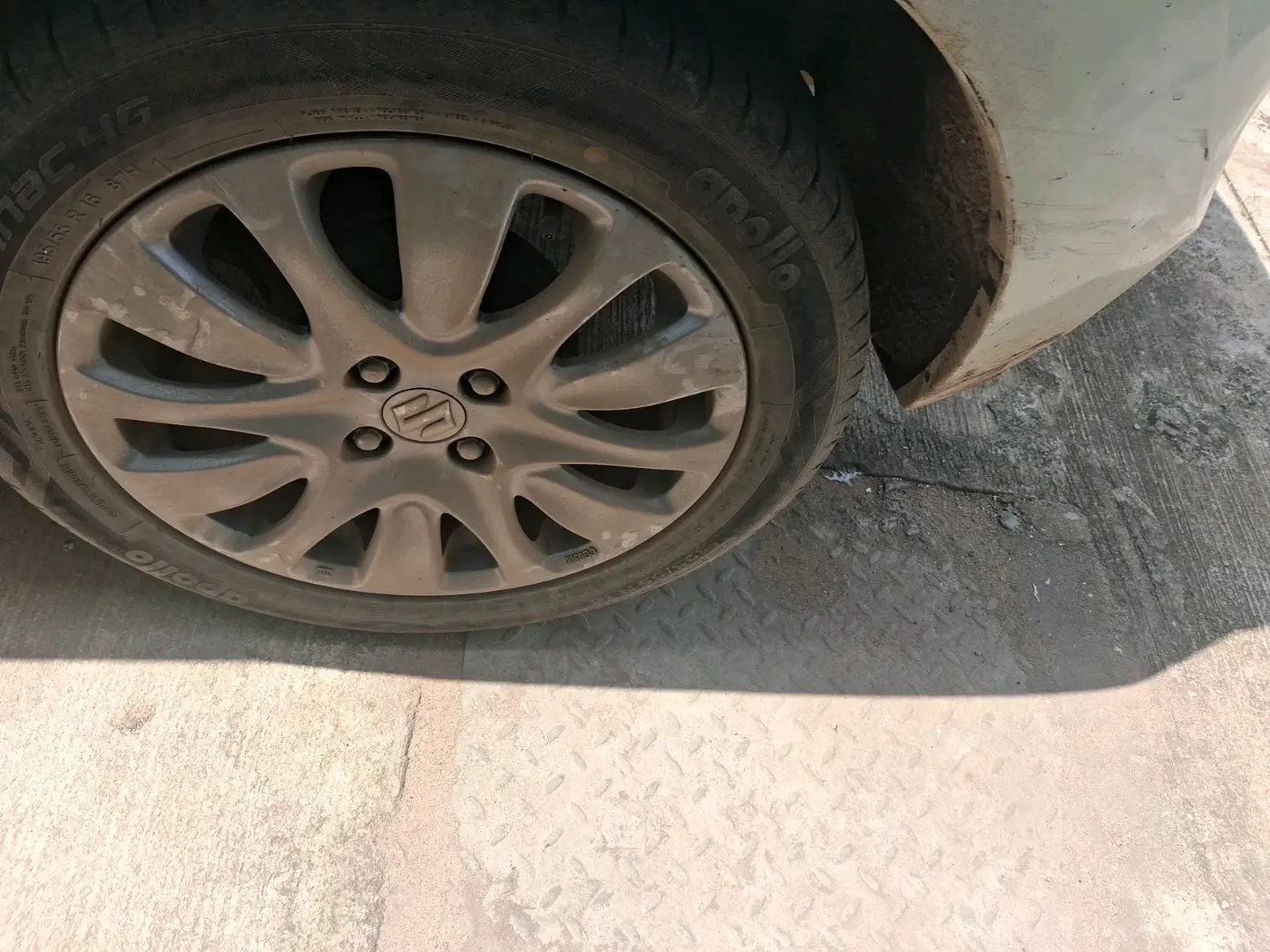 2016 Maruti Baleno ALPHA PETROL 1.2, Petrol, Manual, 64,306 km, tyre
