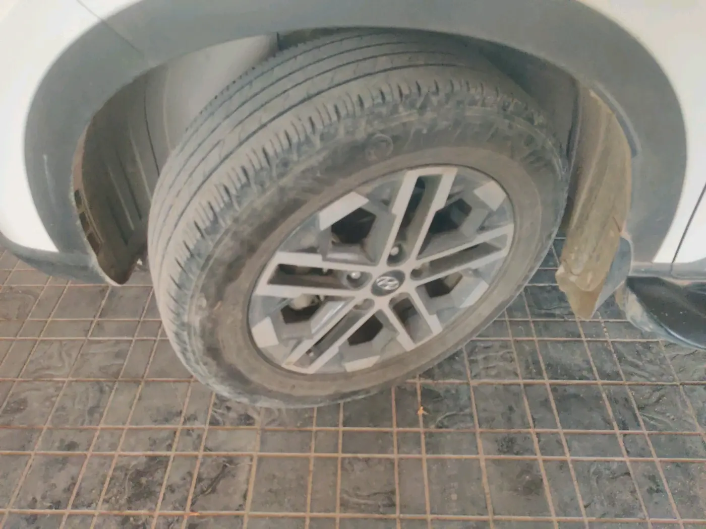 2022 Hyundai VENUE SX (O) 1.5 CRDI, Diesel, Manual, 43,420 km, tyre
