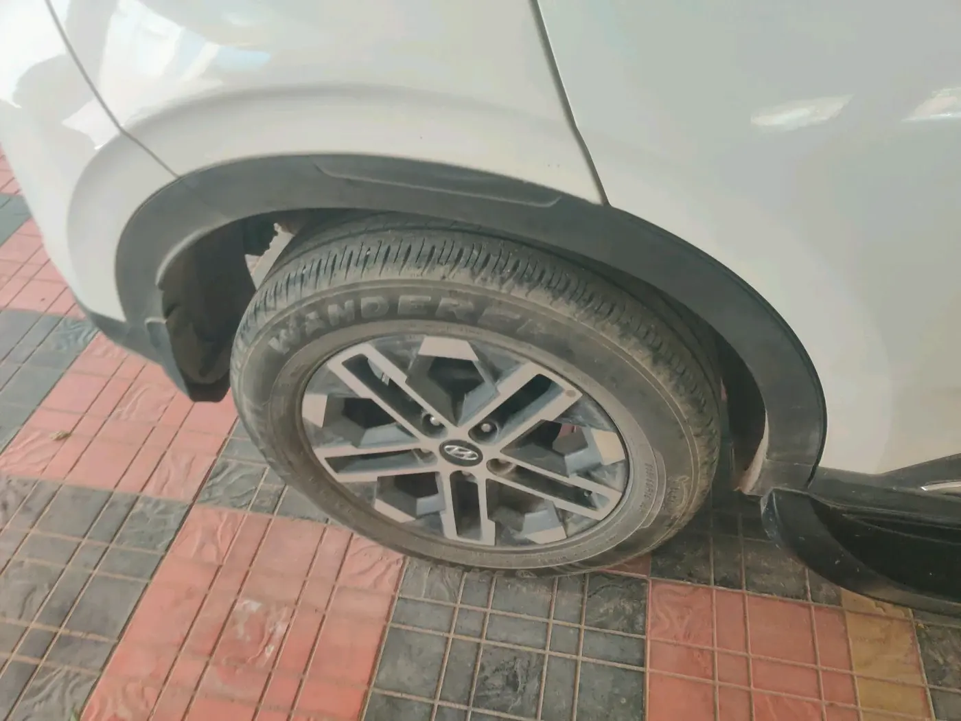 2022 Hyundai VENUE SX (O) 1.5 CRDI, Diesel, Manual, 43,420 km, tyre