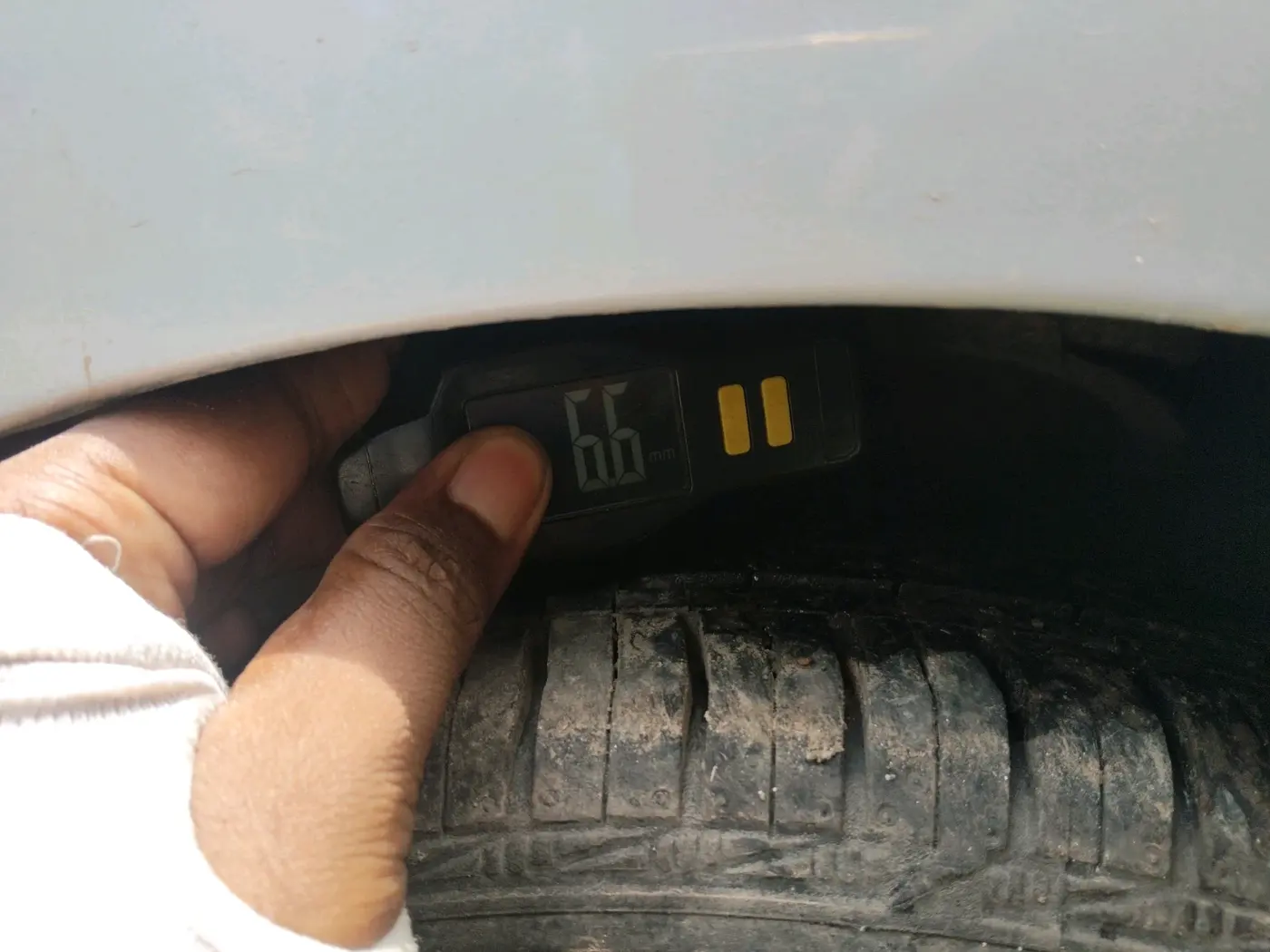 2014 Hyundai Eon MAGNA +, Petrol, Manual, 25,282 km, tyre