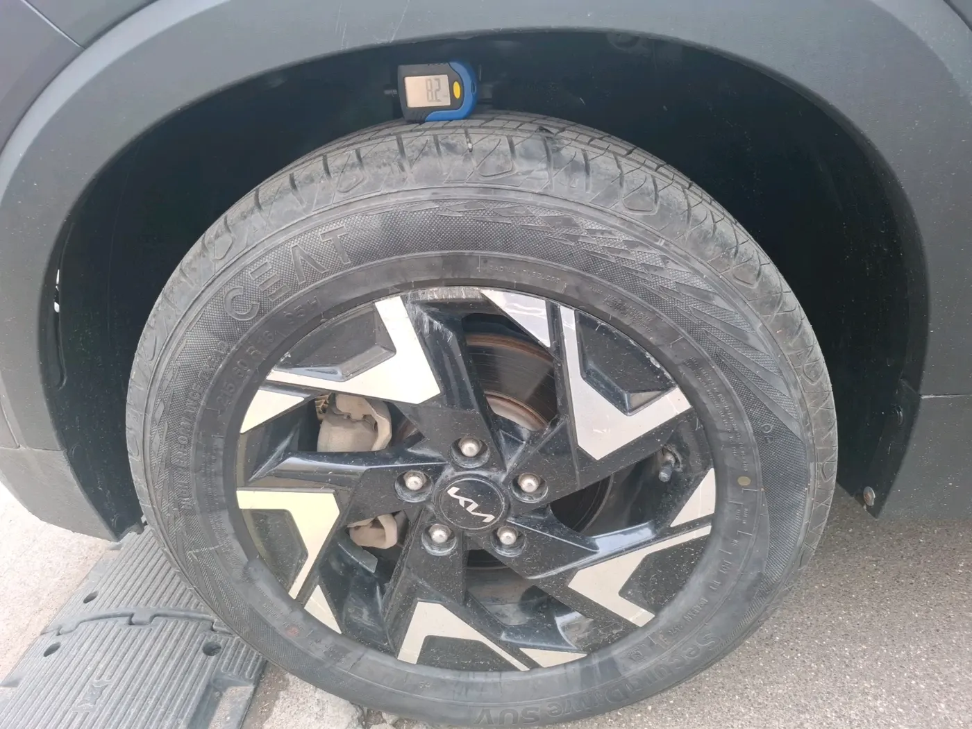 2023 KIA SONET X LINE 1.5 AT, Diesel, Automatic, 33,223 km, tyre