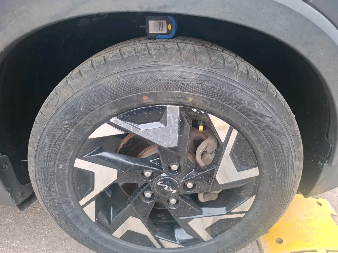 2023 KIA SONET X LINE 1.5 AT, Diesel, Automatic, 33,223 km, tyre