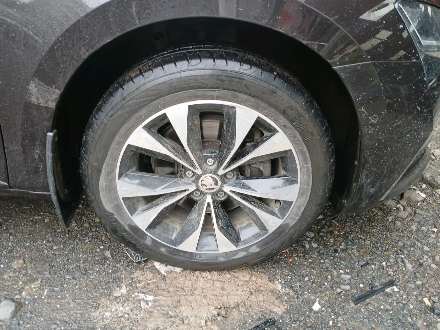 2021 Skoda Superb L&K 2.0 TSI AT, Petrol, Automatic, 93,329 km, tyre