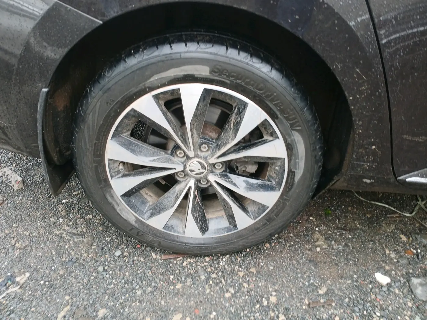 2021 Skoda Superb L&K 2.0 TSI AT, Petrol, Automatic, 93,329 km, tyre