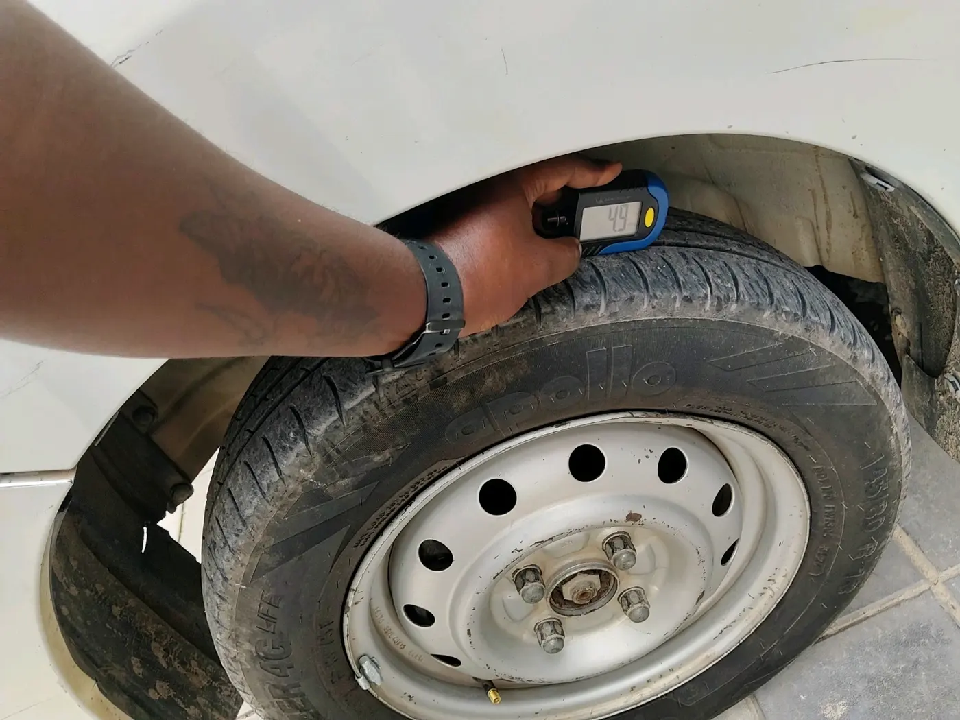 2016 Maruti Wagon R 1.0 LXI CNG, CNG, Manual, 1,47,285 km, tyre