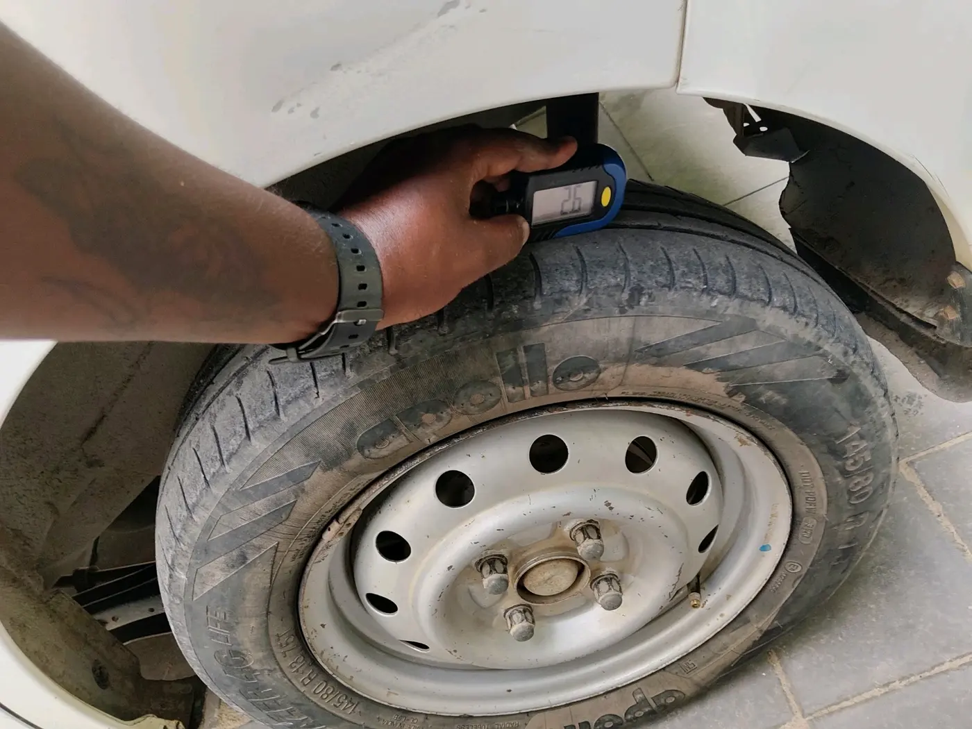 2016 Maruti Wagon R 1.0 LXI CNG, CNG, Manual, 1,47,285 km, tyre