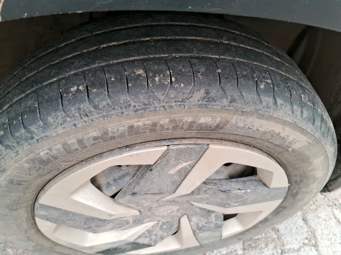2023 Nissan MAGNITE XL, Petrol, Manual, 63,529 km, tyre