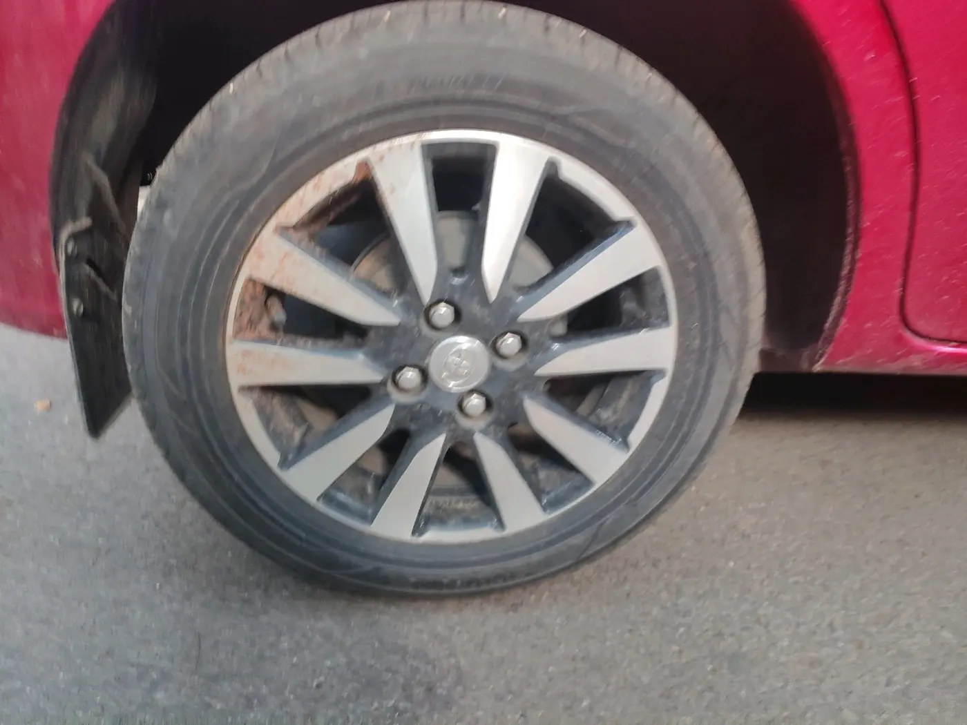 2019 Toyota Etios Liva VX DUAL TONE, Petrol, Manual, 46,700 km, tyre