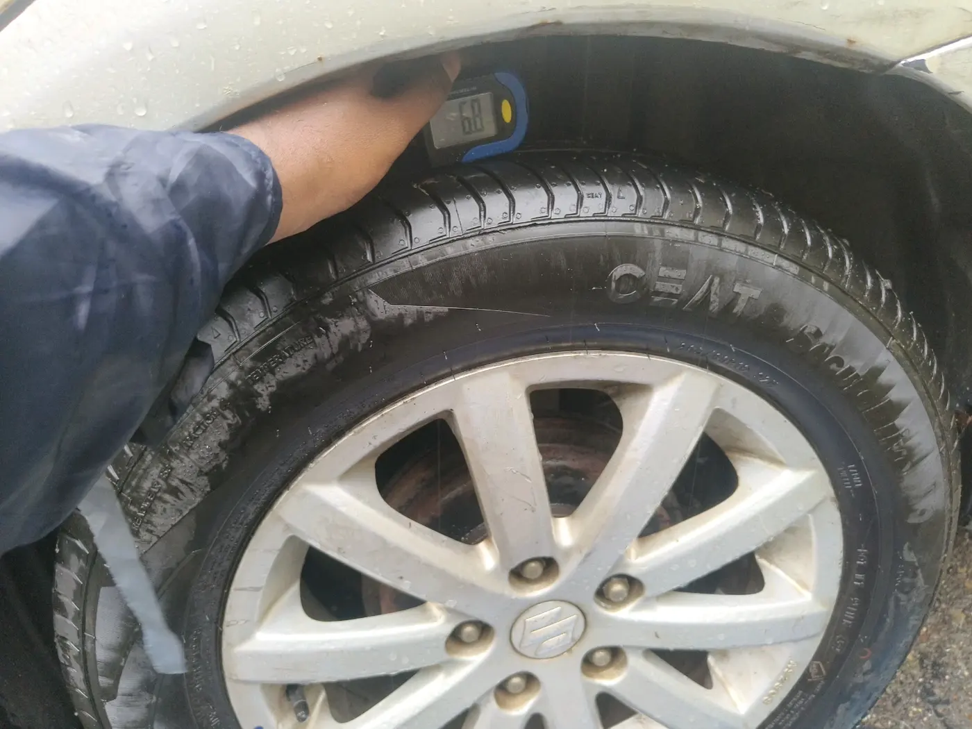 2012 Maruti SX4 ZXI, Petrol, Manual, 40,953 km, tyre