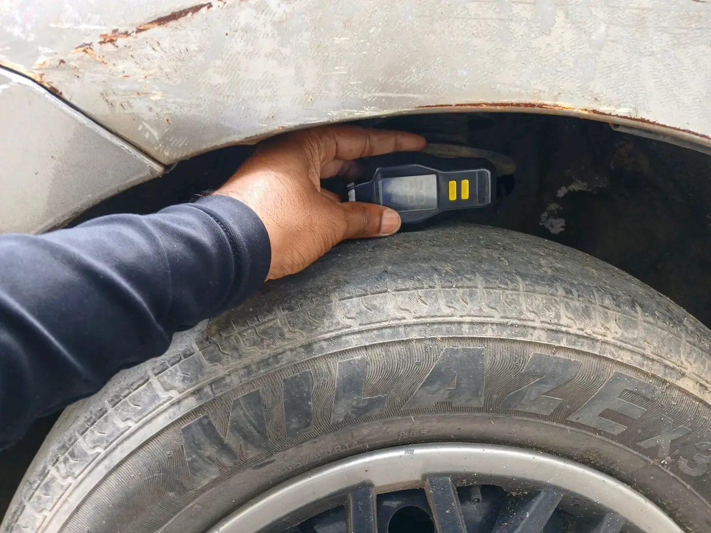 2018 Maruti Dzire VDI, Diesel, Manual, 62,858 km, tyre