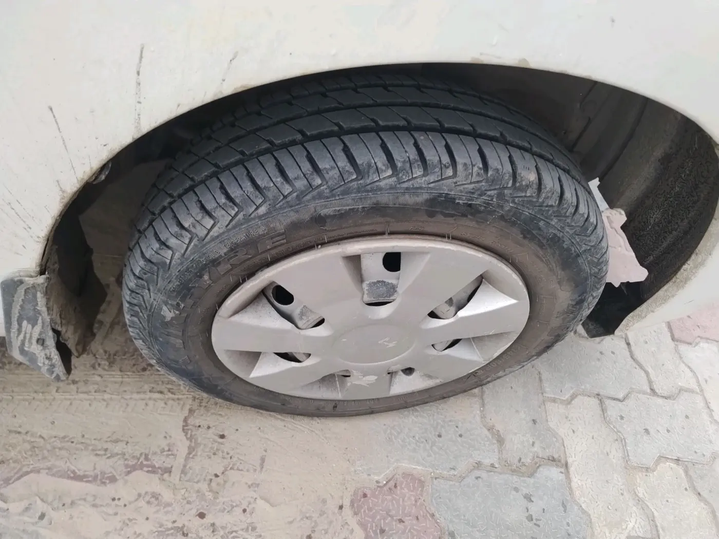 2013 Maruti Wagon R 1.0 LXI CNG, CNG, Manual, 1,17,464 km, tyre