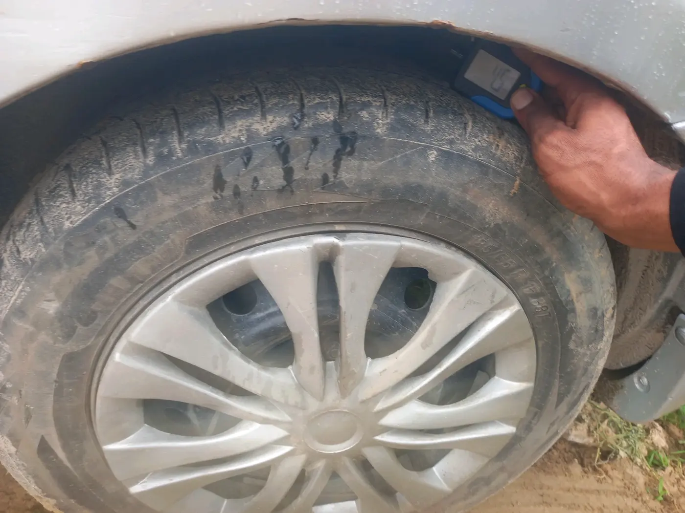 2016 Maruti Ciaz VXI, Petrol, Manual, 88,577 km, tyre