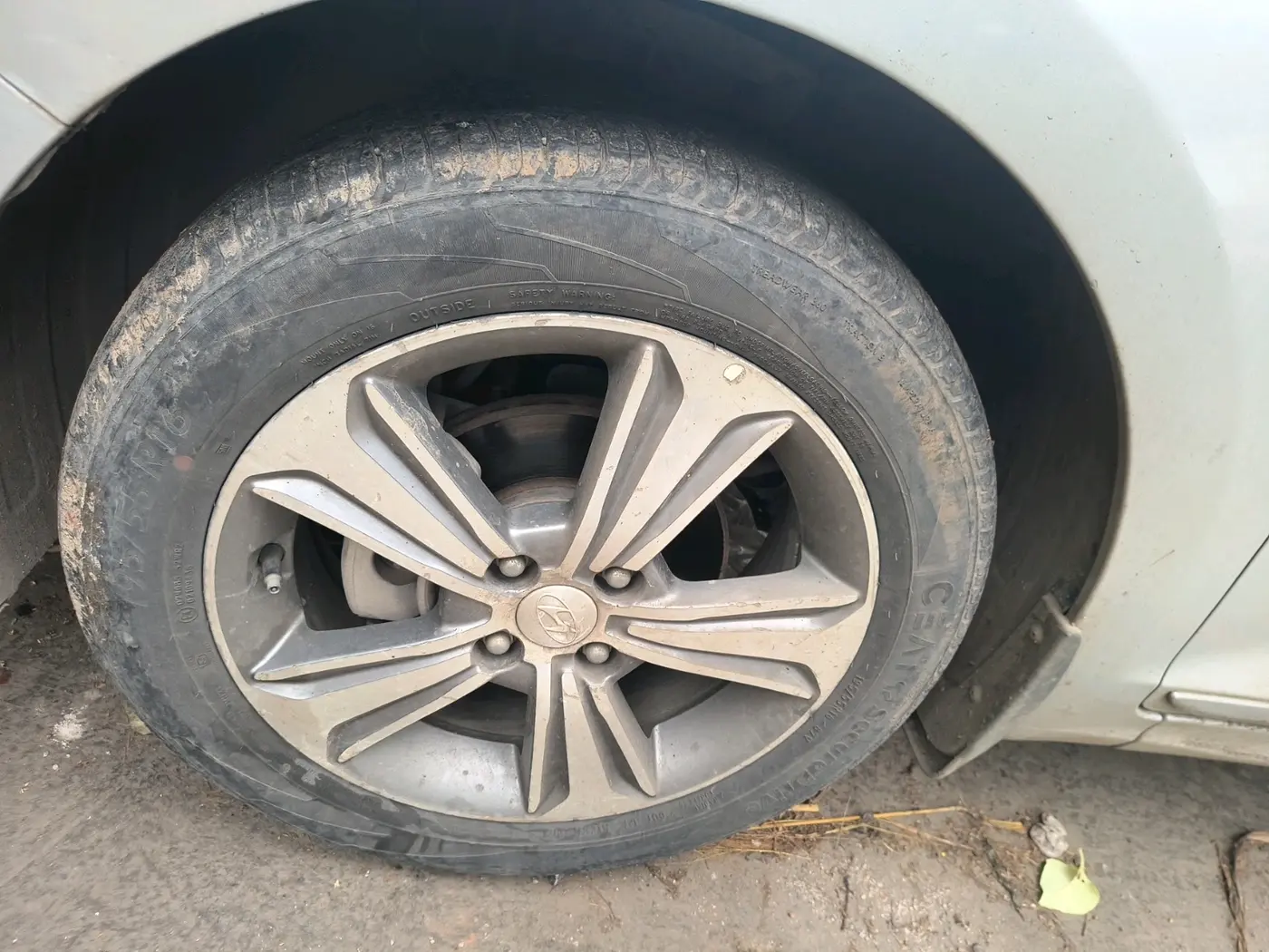 2017 Hyundai Verna 1.6 SX (O) CRDI MT, Diesel, Manual, 90,776 km, tyre