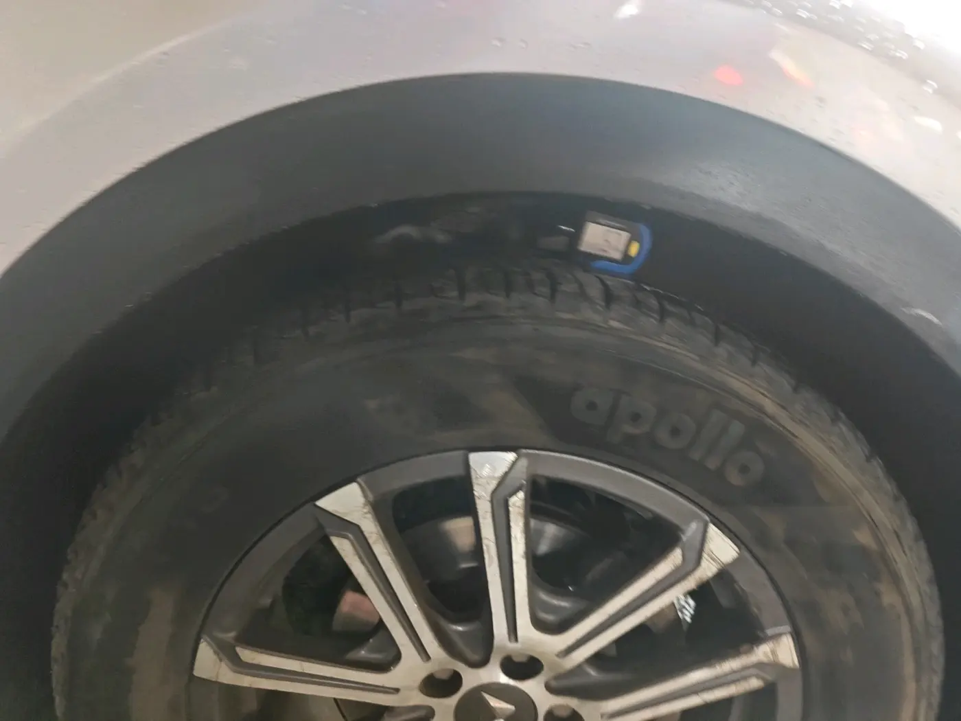 2022 Mahindra XUV700 AX 7 D AT 7 STR, Diesel, Automatic, 81,817 km, tyre